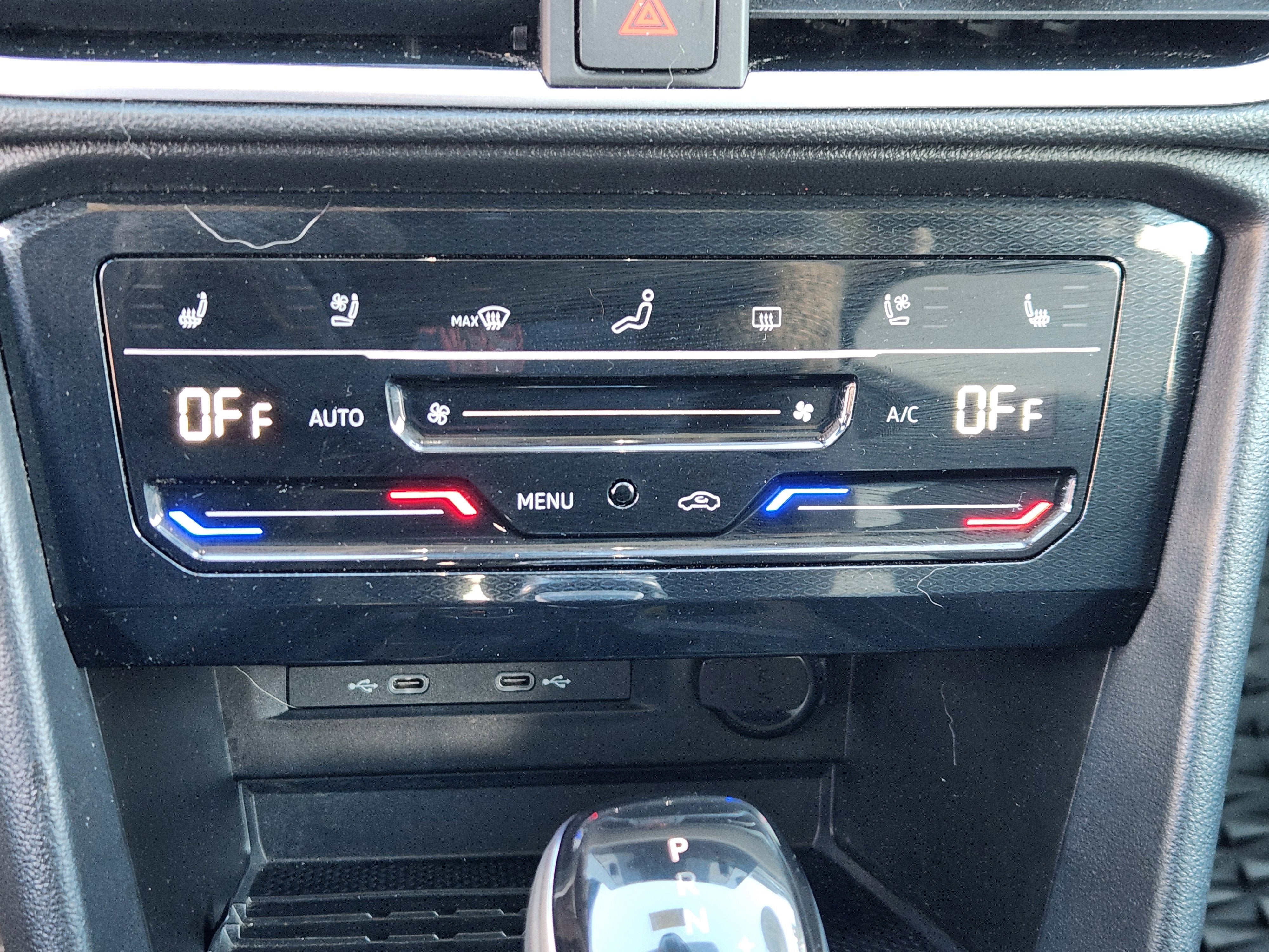 2025 Volkswagen Taos SEL