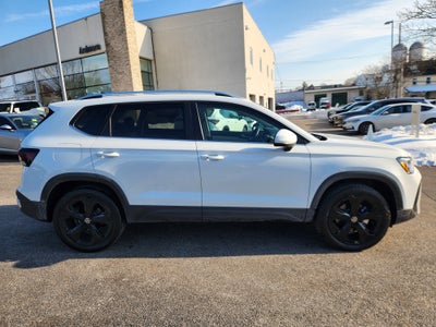 2025 Volkswagen Taos SEL