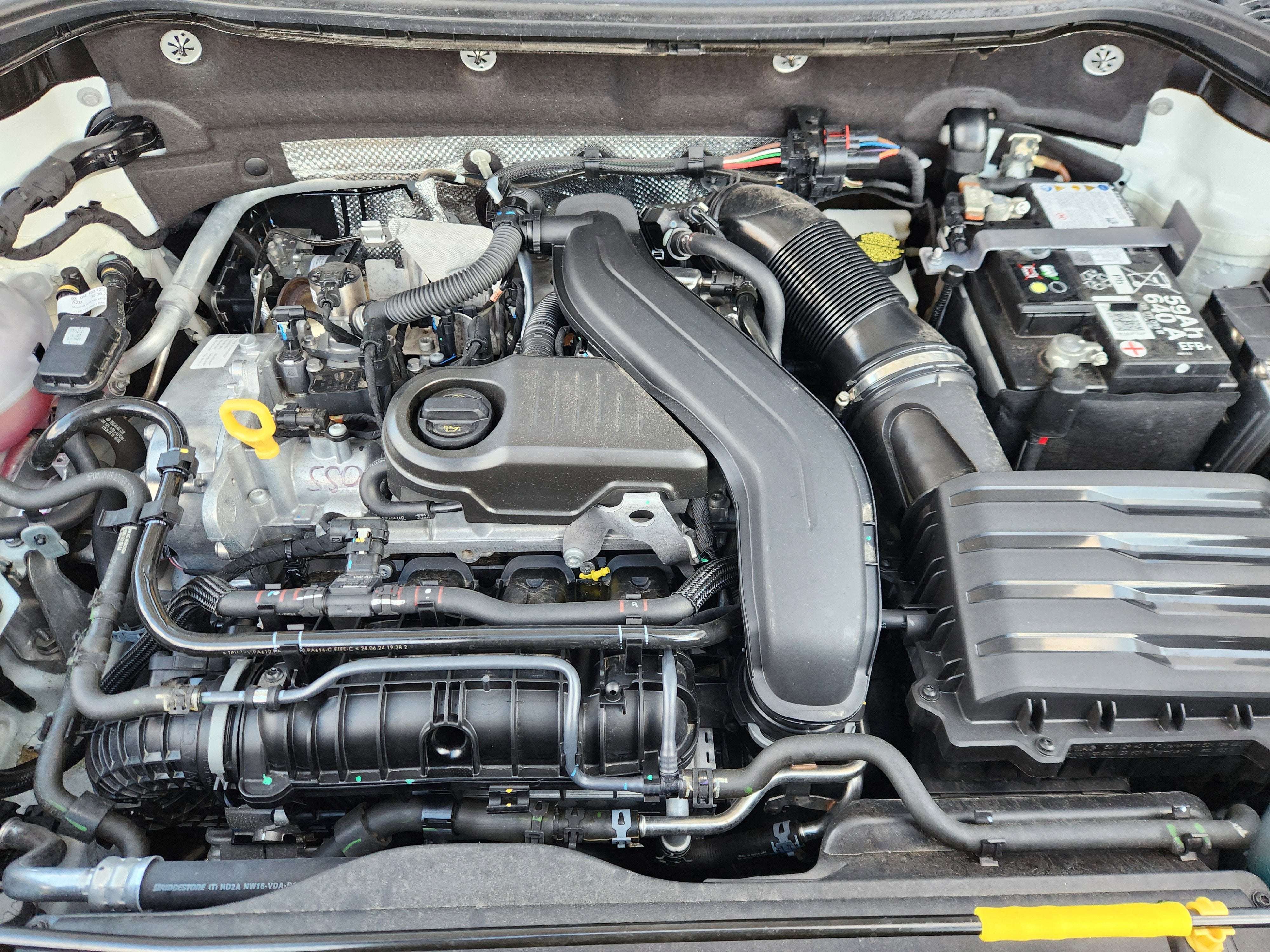 2025 Volkswagen Taos SEL