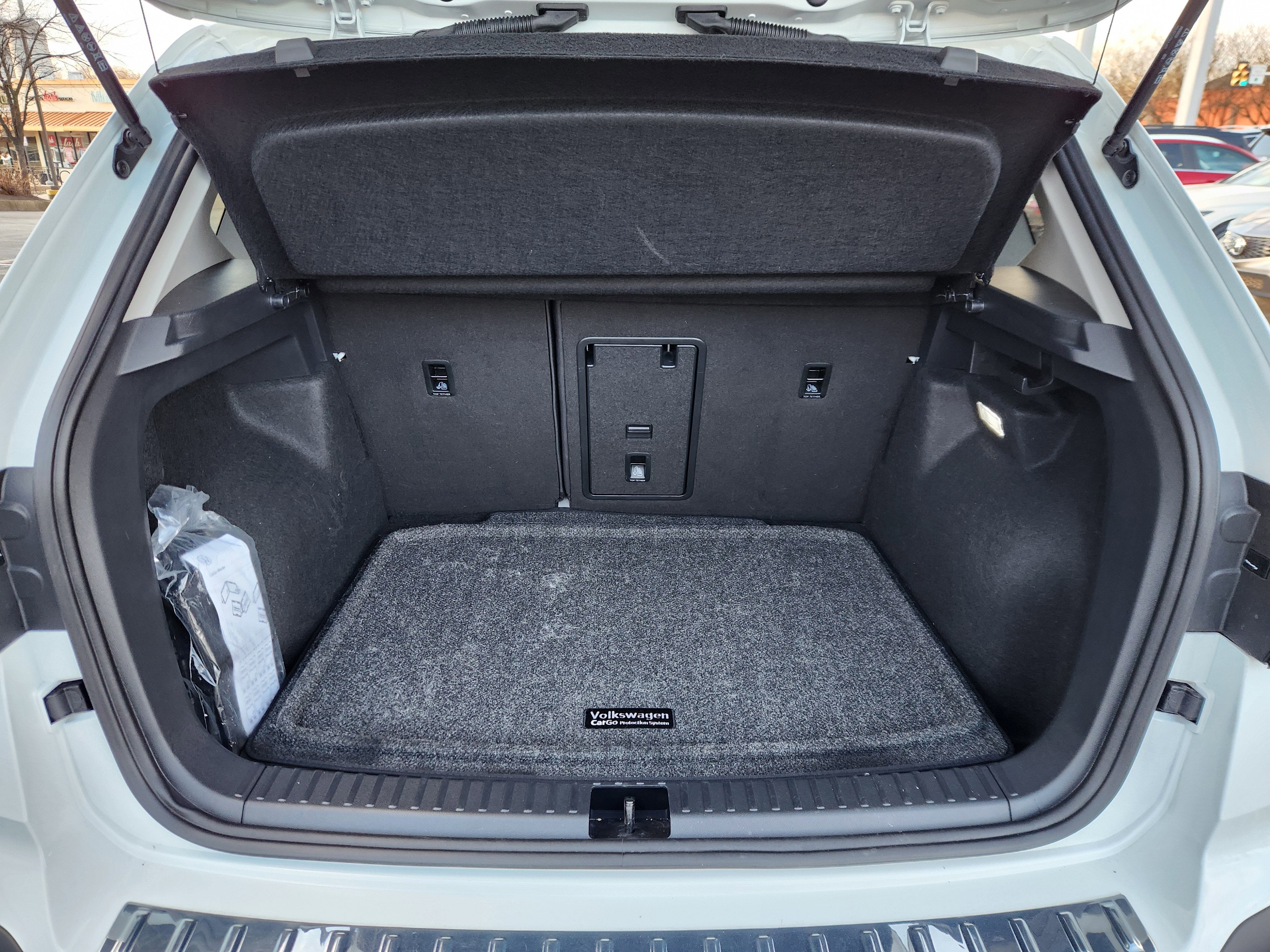 2025 Volkswagen Taos SEL