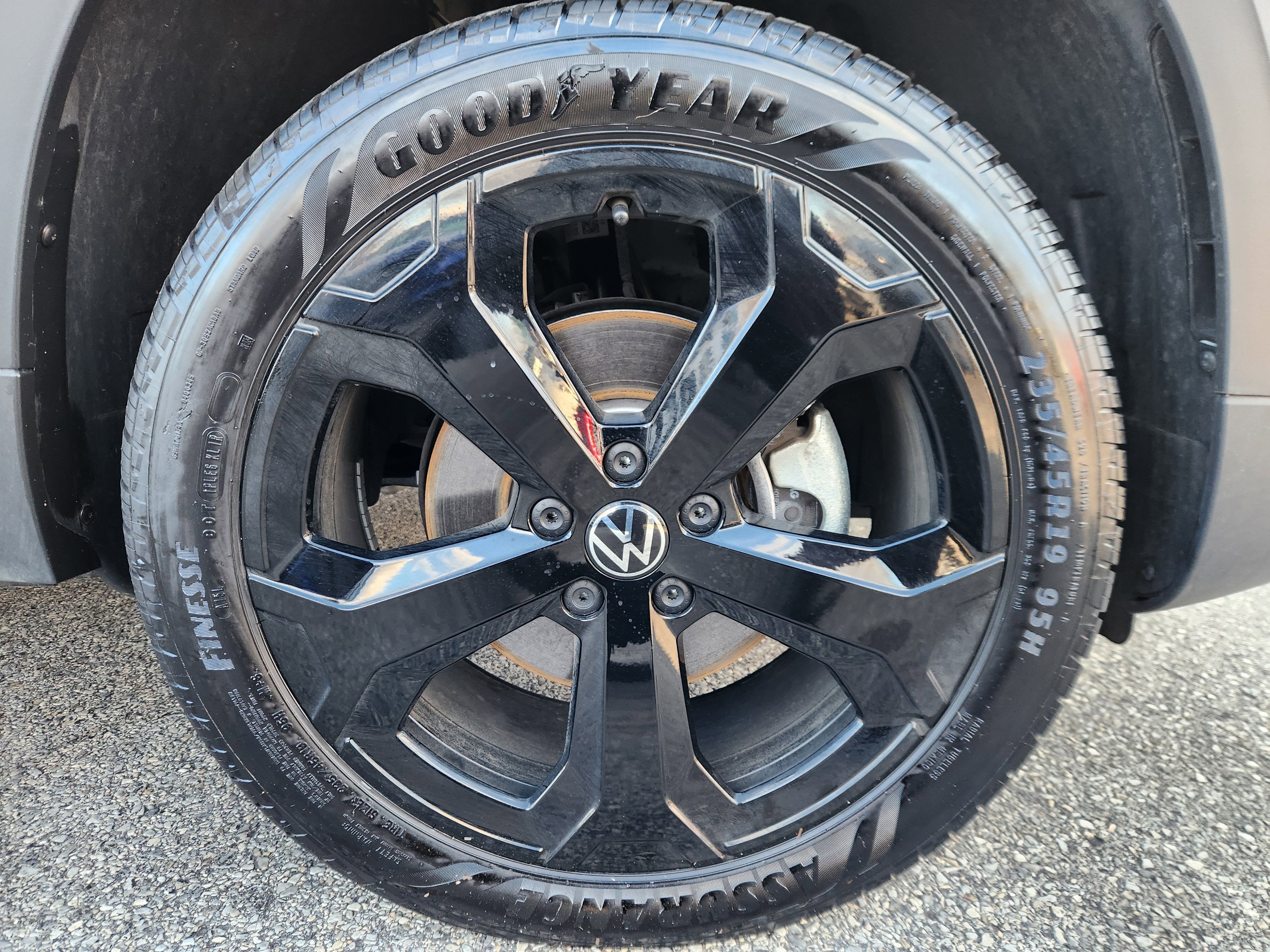 2025 Volkswagen Taos SEL