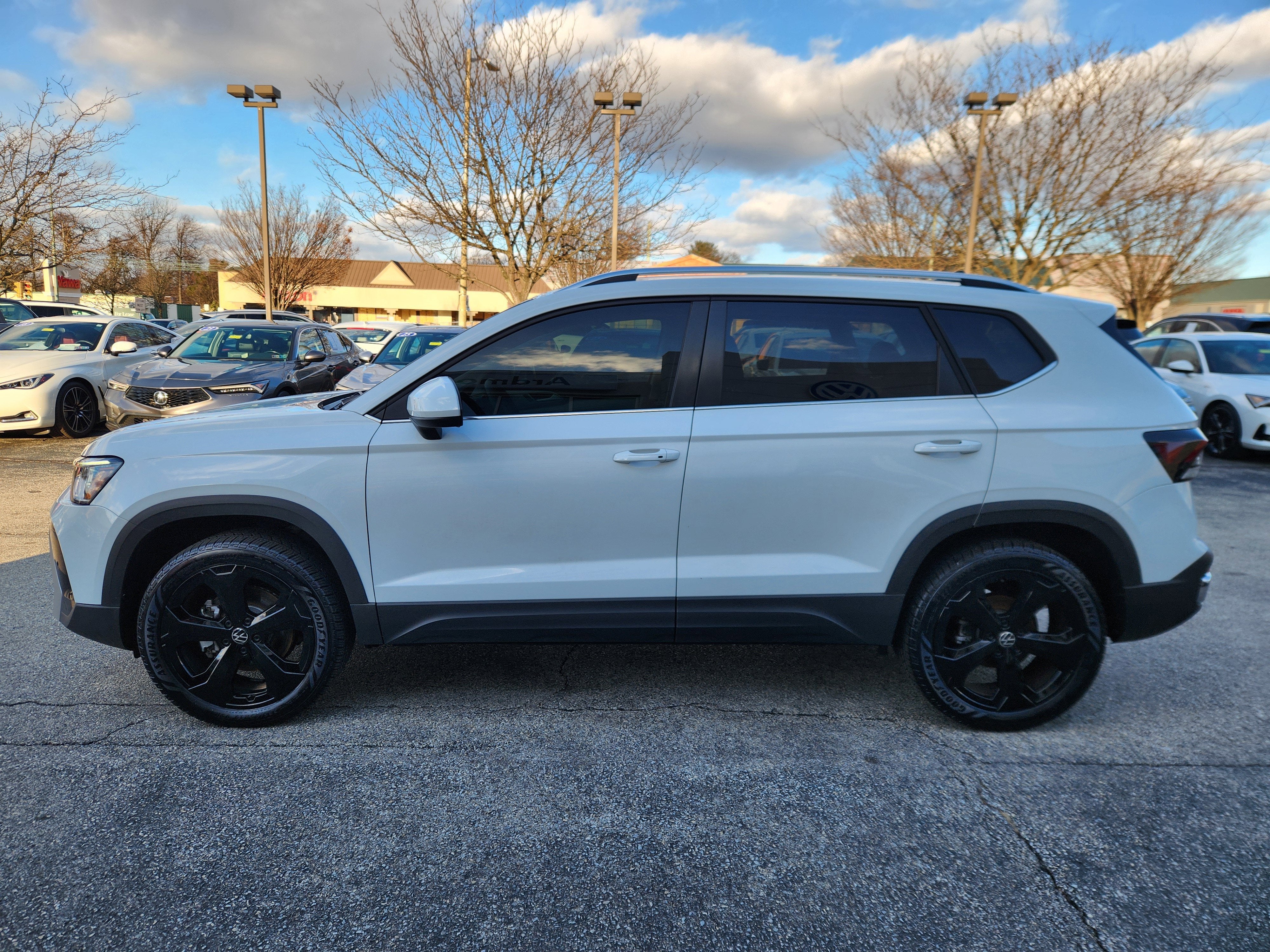 2025 Volkswagen Taos SEL