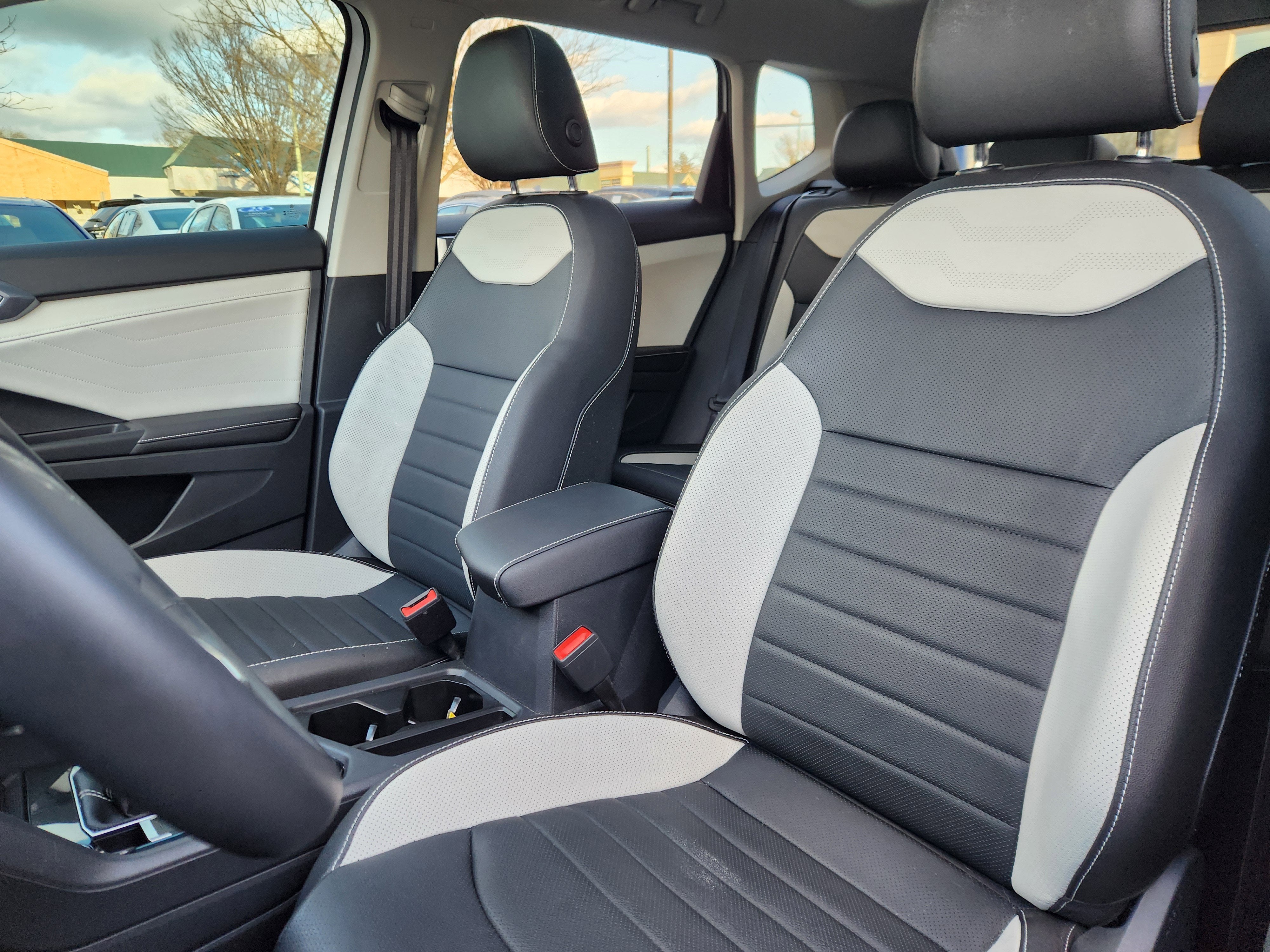 2025 Volkswagen Taos SEL