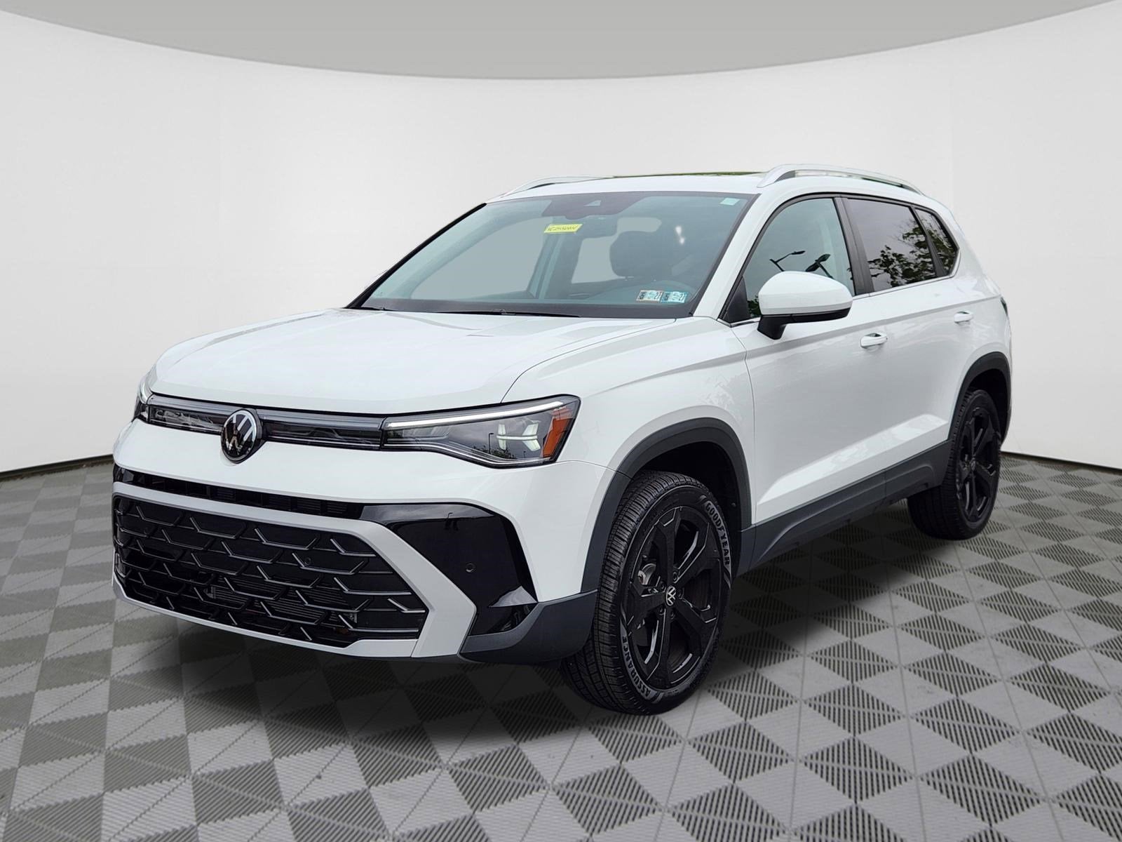 2025 Volkswagen Taos SEL