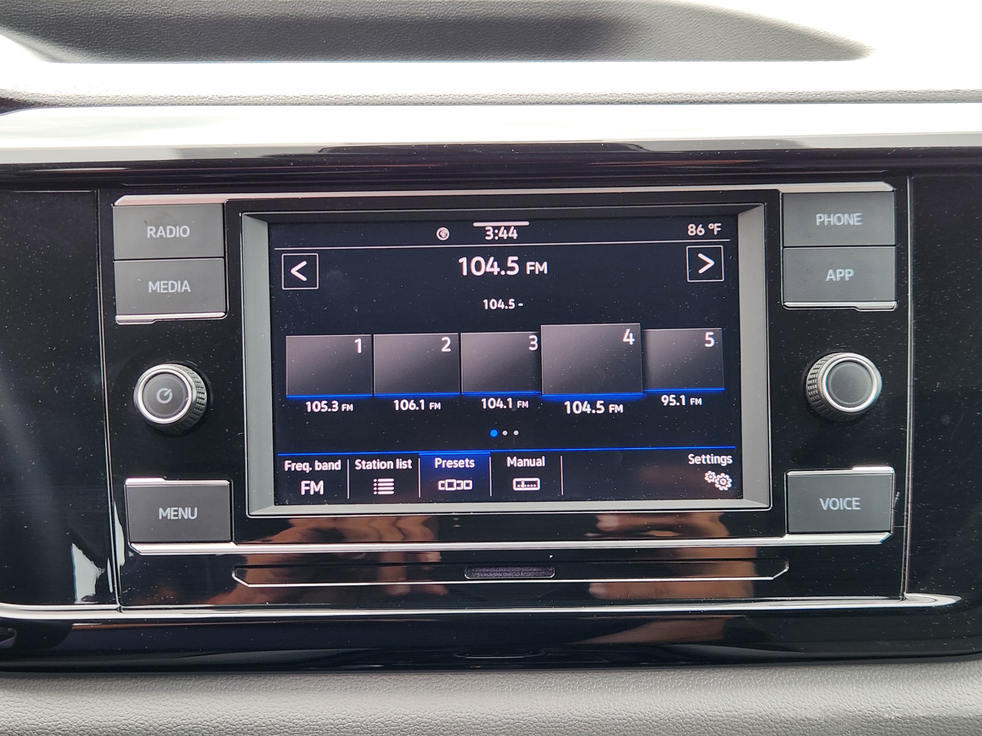 2024 Volkswagen Taos S