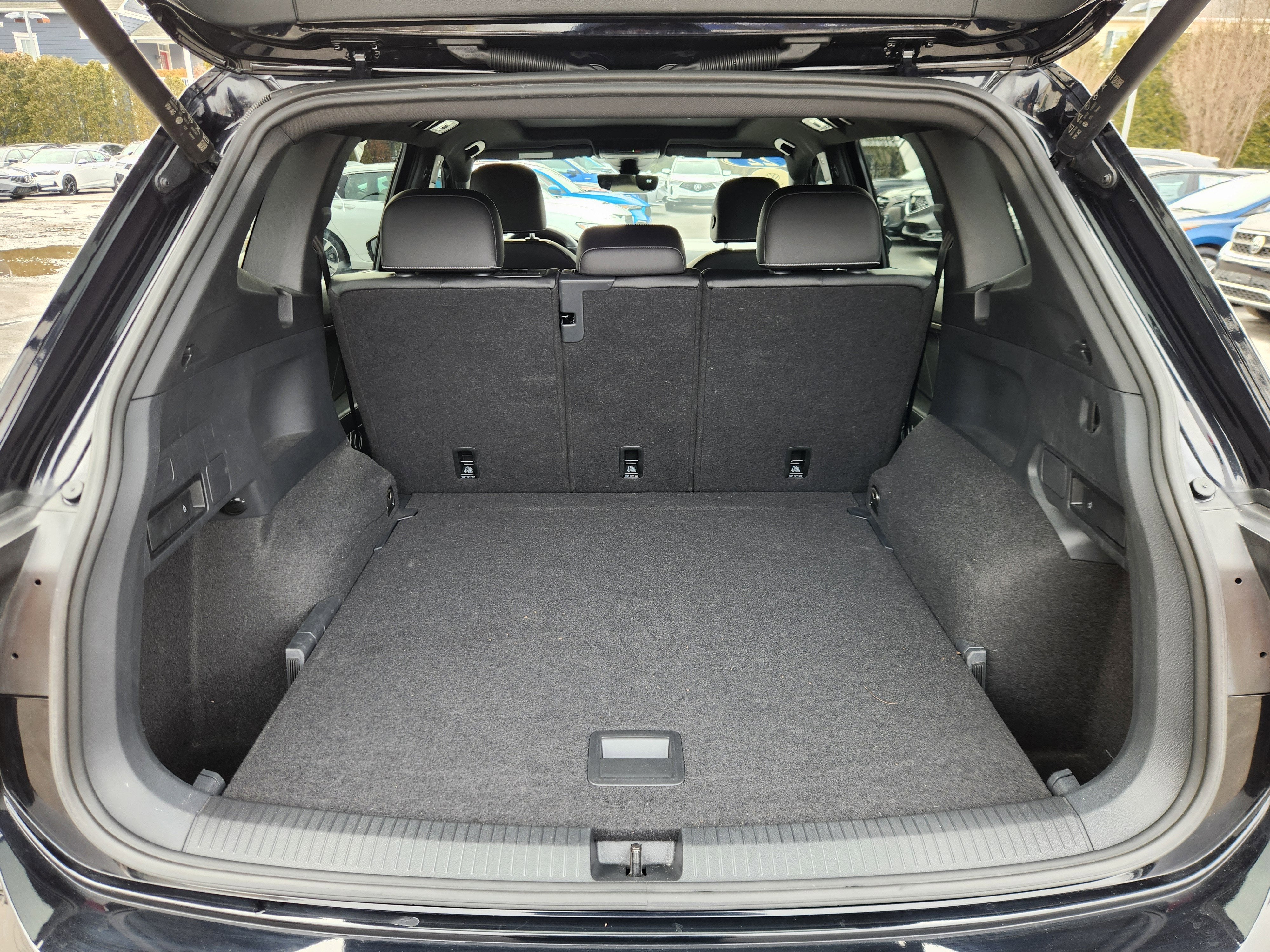 2022 Volkswagen Tiguan SE R-Line Black