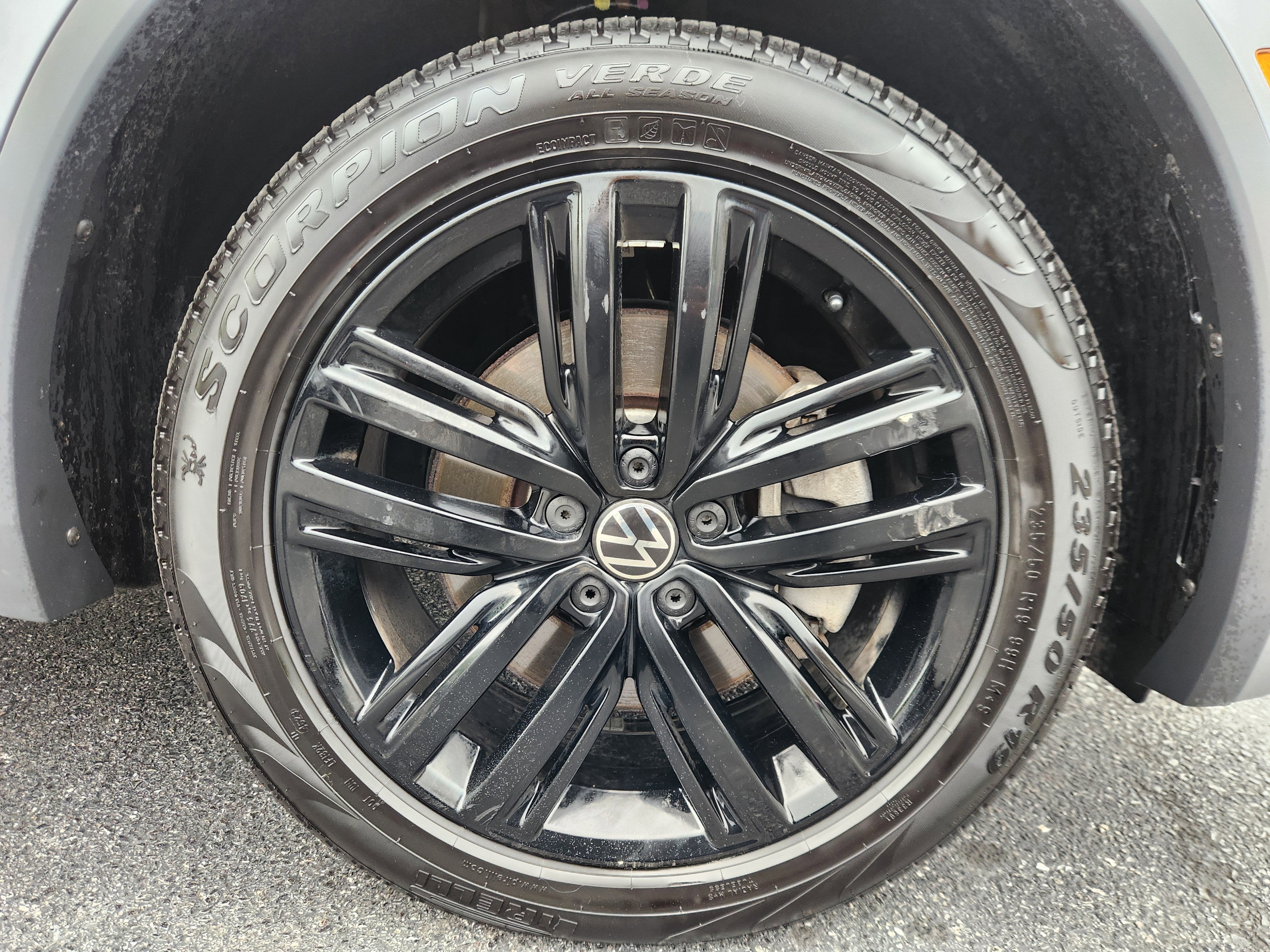 2022 Volkswagen Tiguan SE R-Line Black