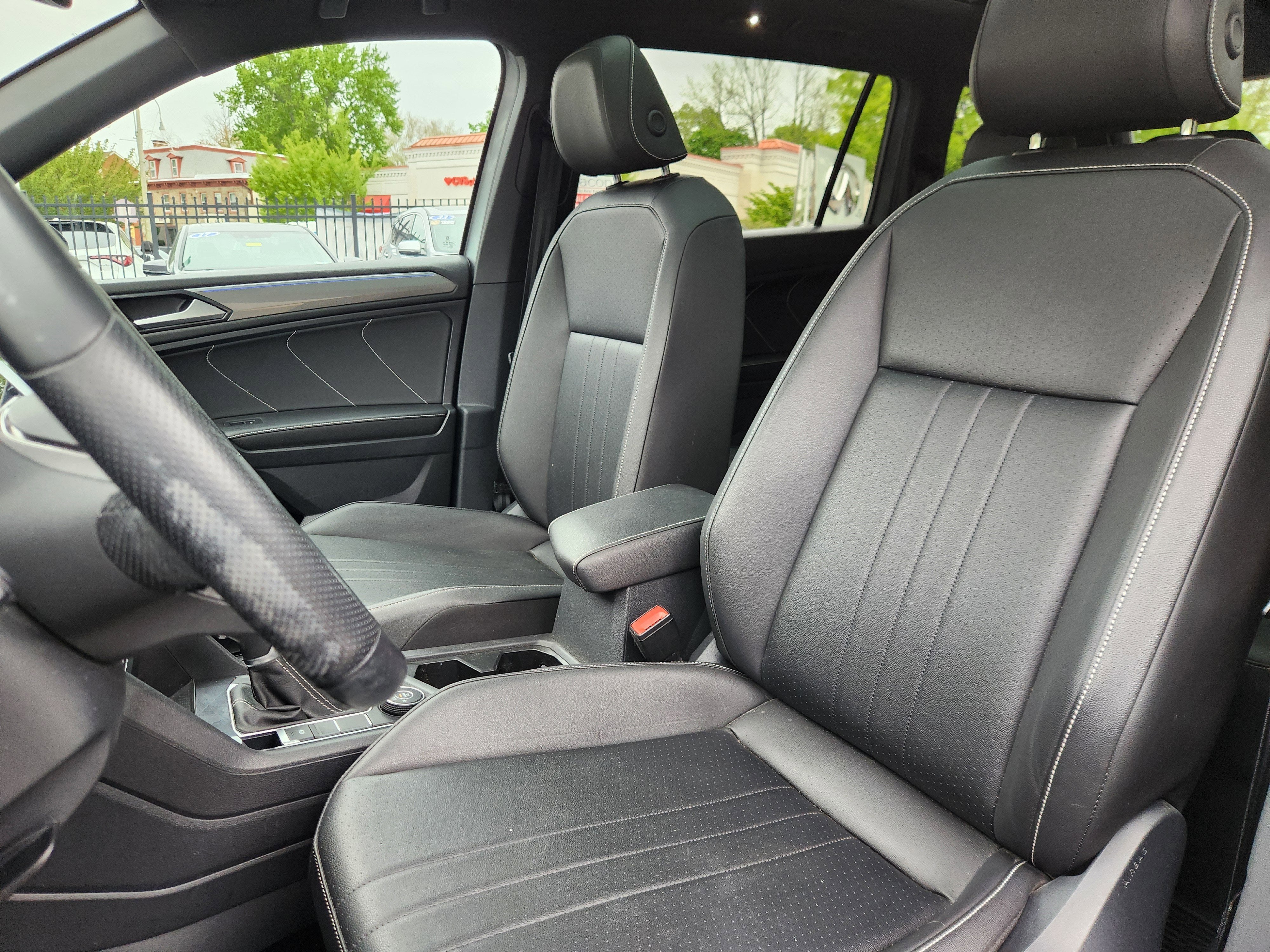 2022 Volkswagen Tiguan SE R-Line Black
