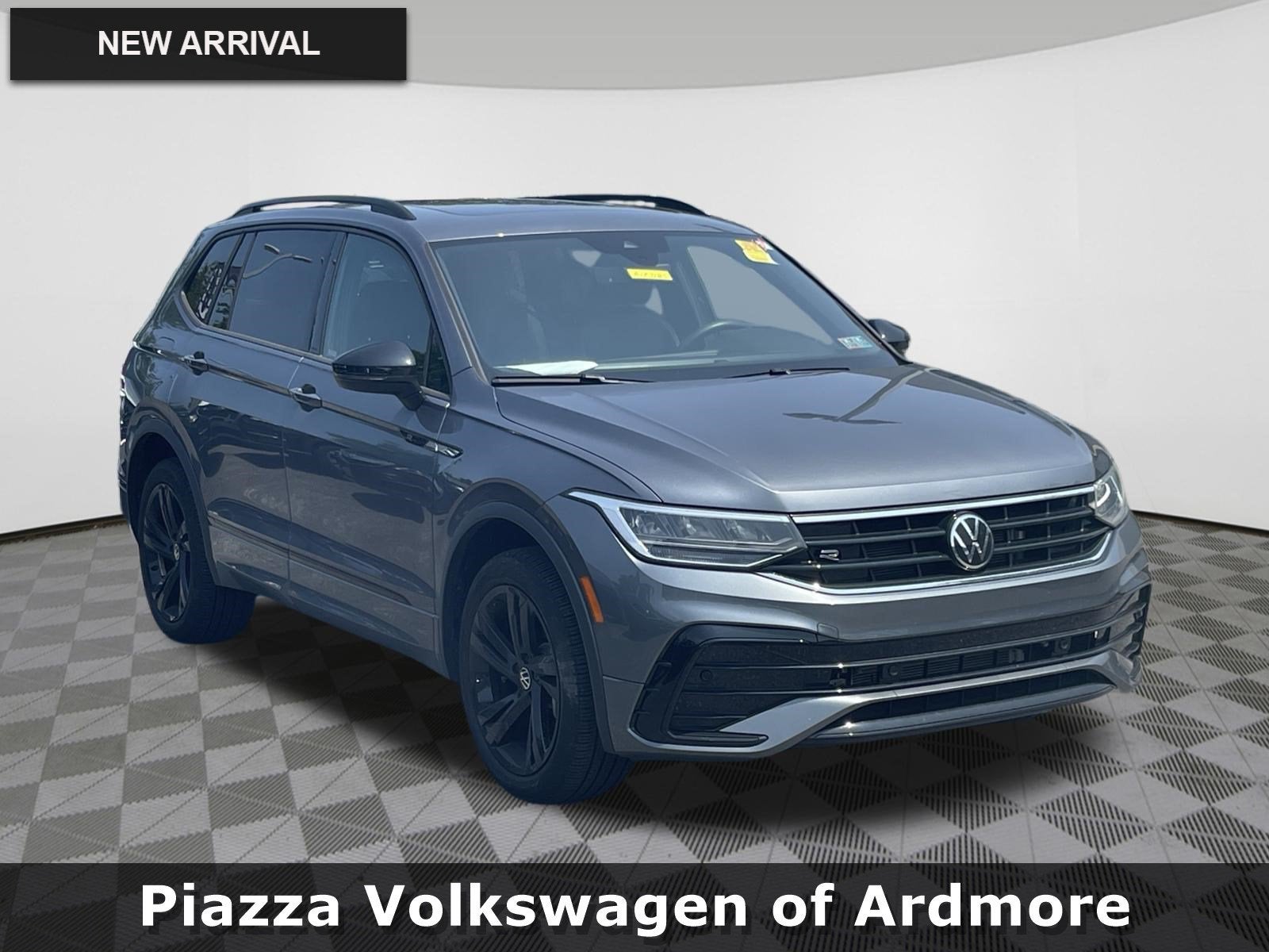 2024 Volkswagen Tiguan SE R-Line Black