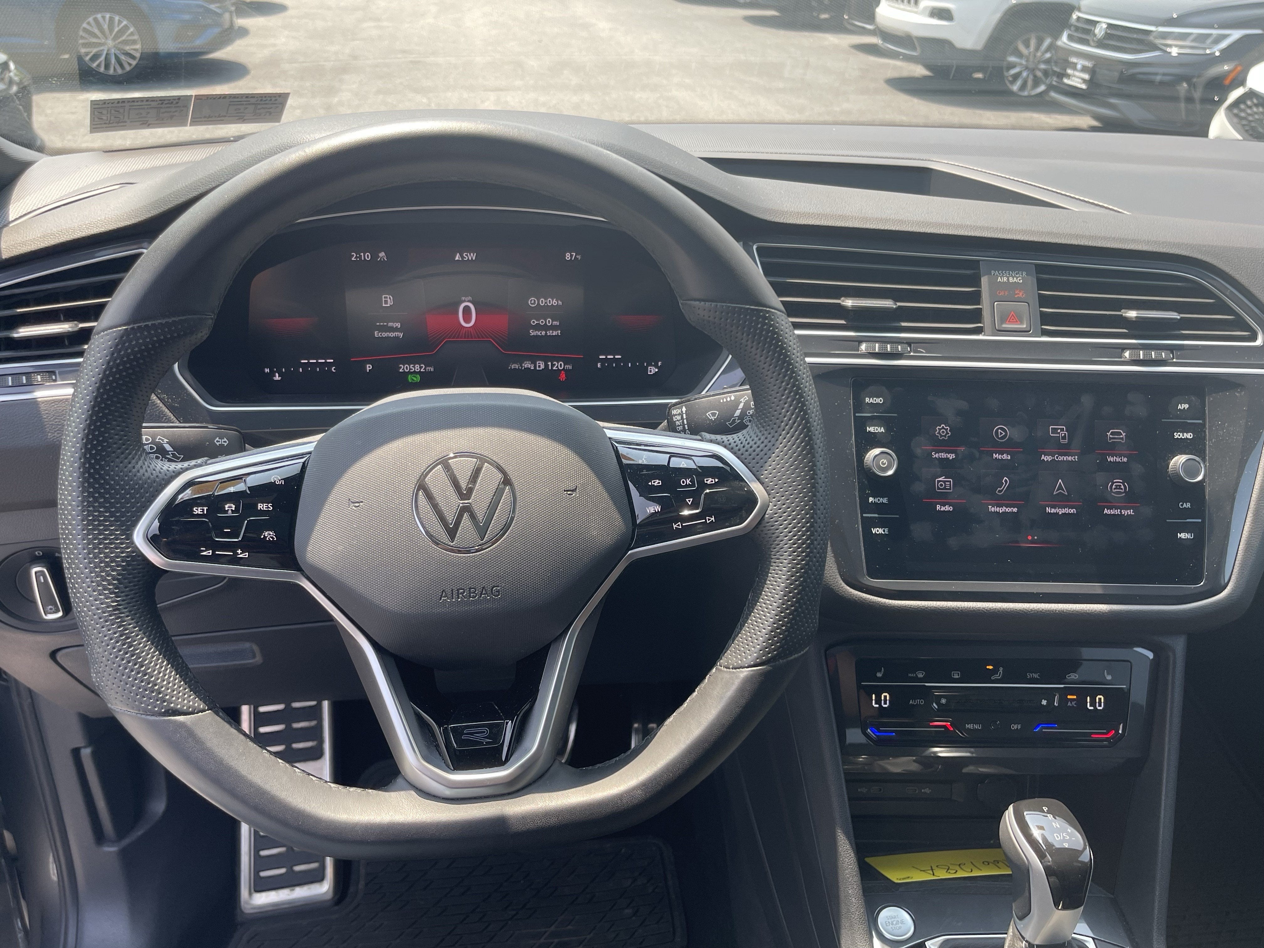 2024 Volkswagen Tiguan SE R-Line Black