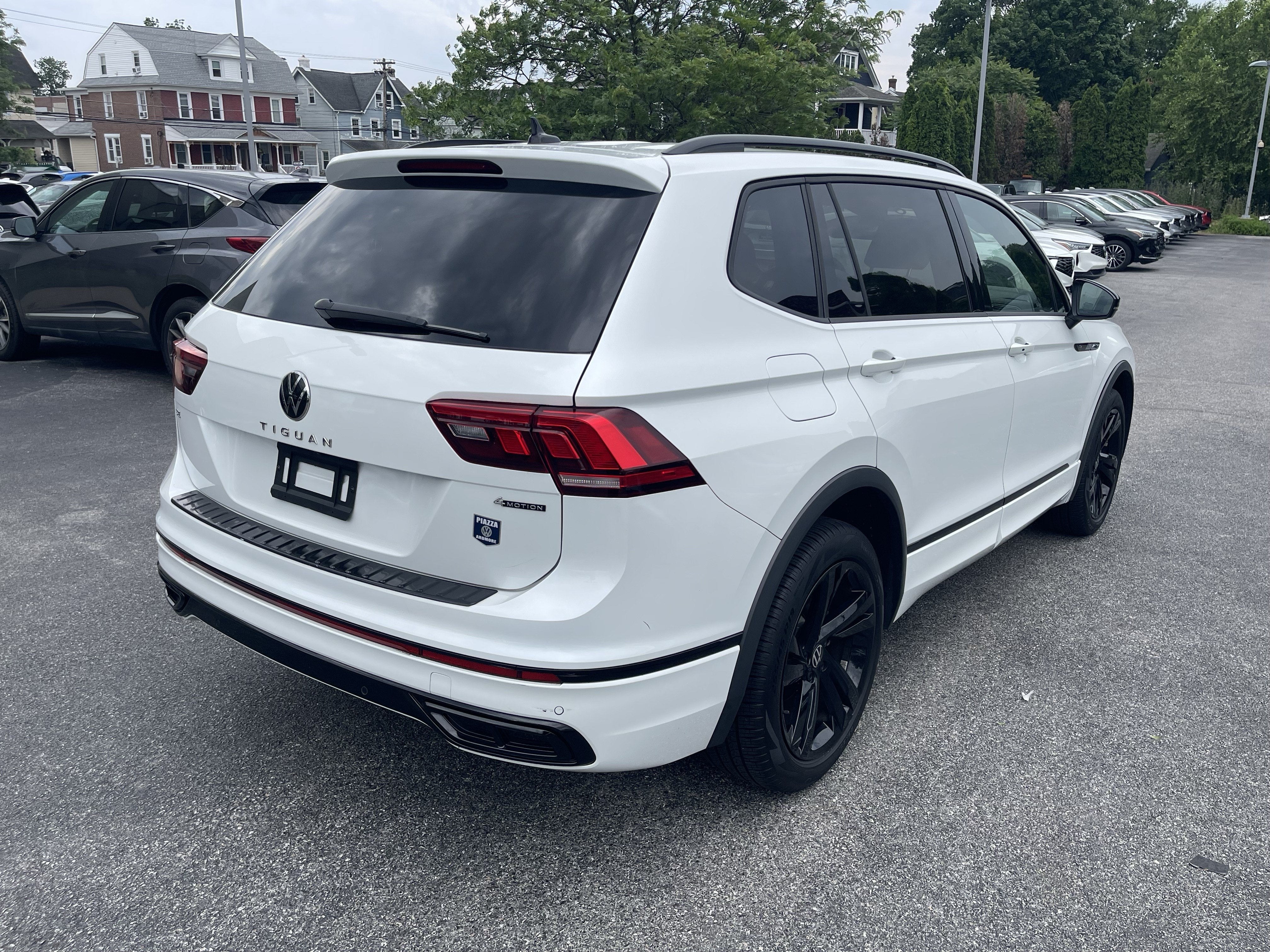 2024 Volkswagen Tiguan SE R-Line Black