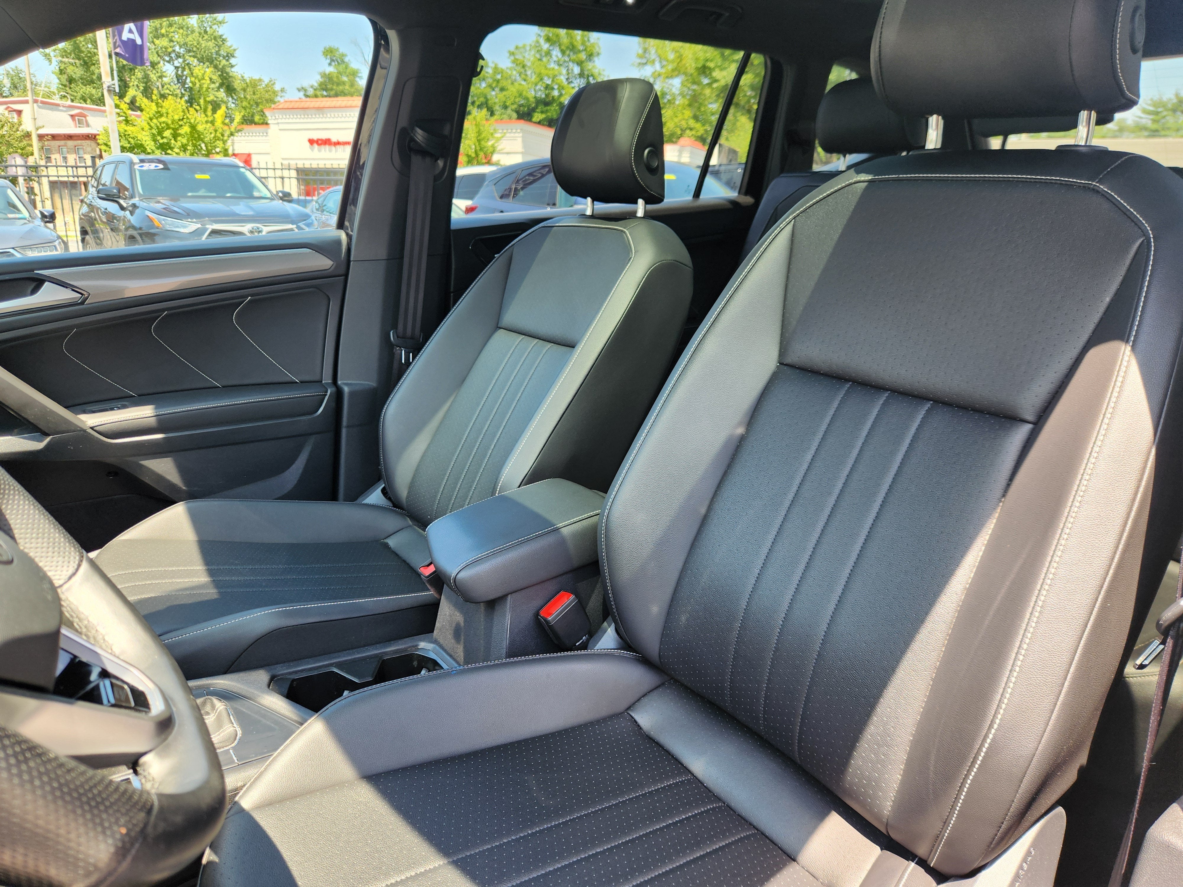 2022 Volkswagen Tiguan SE R-Line Black