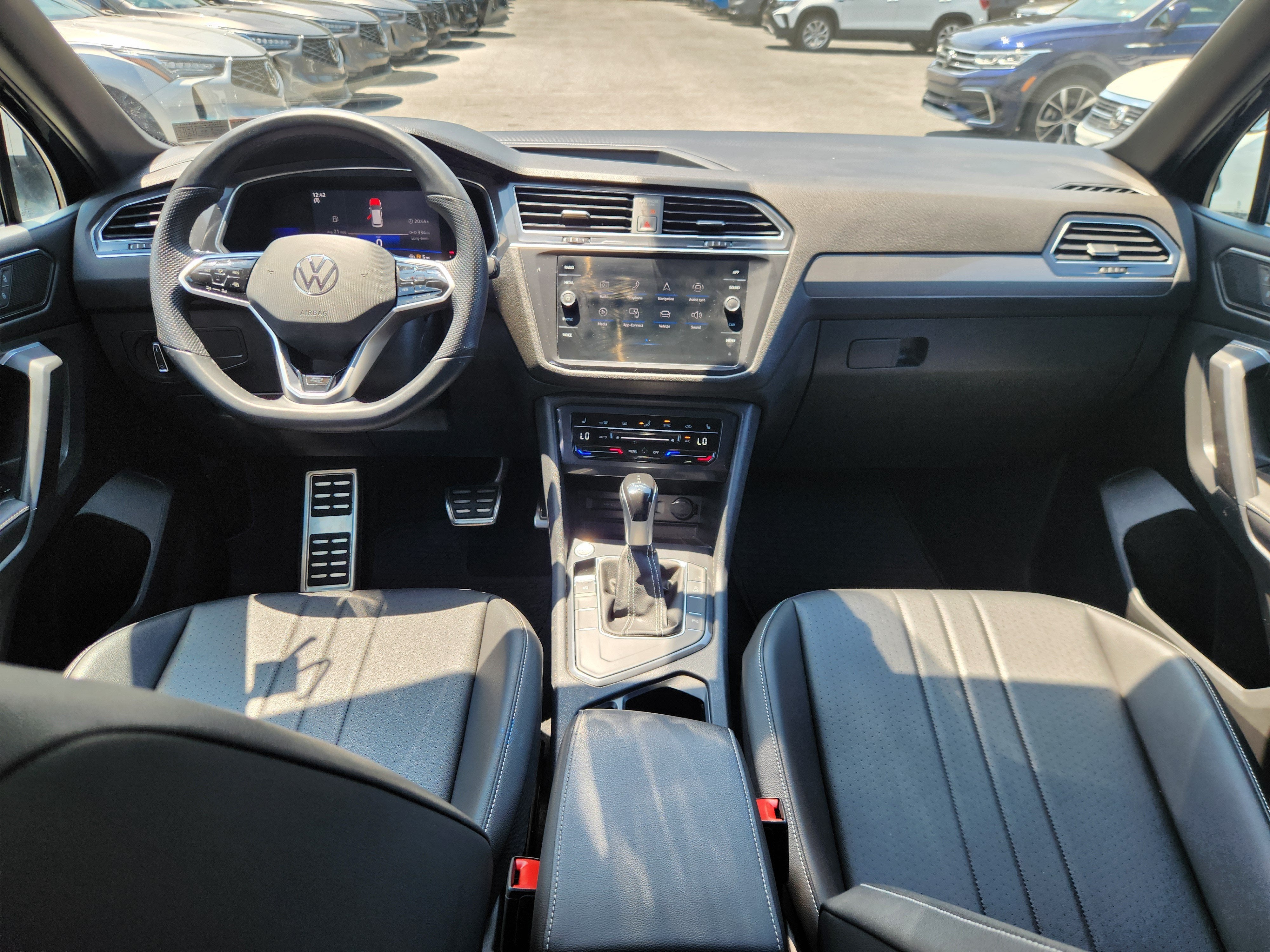2022 Volkswagen Tiguan SE R-Line Black