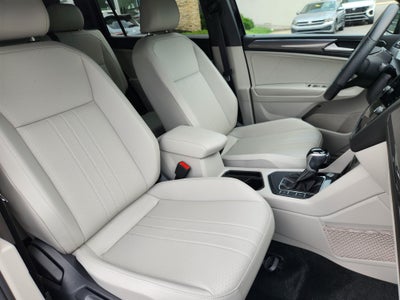 2023 Volkswagen Tiguan SE R-Line Black