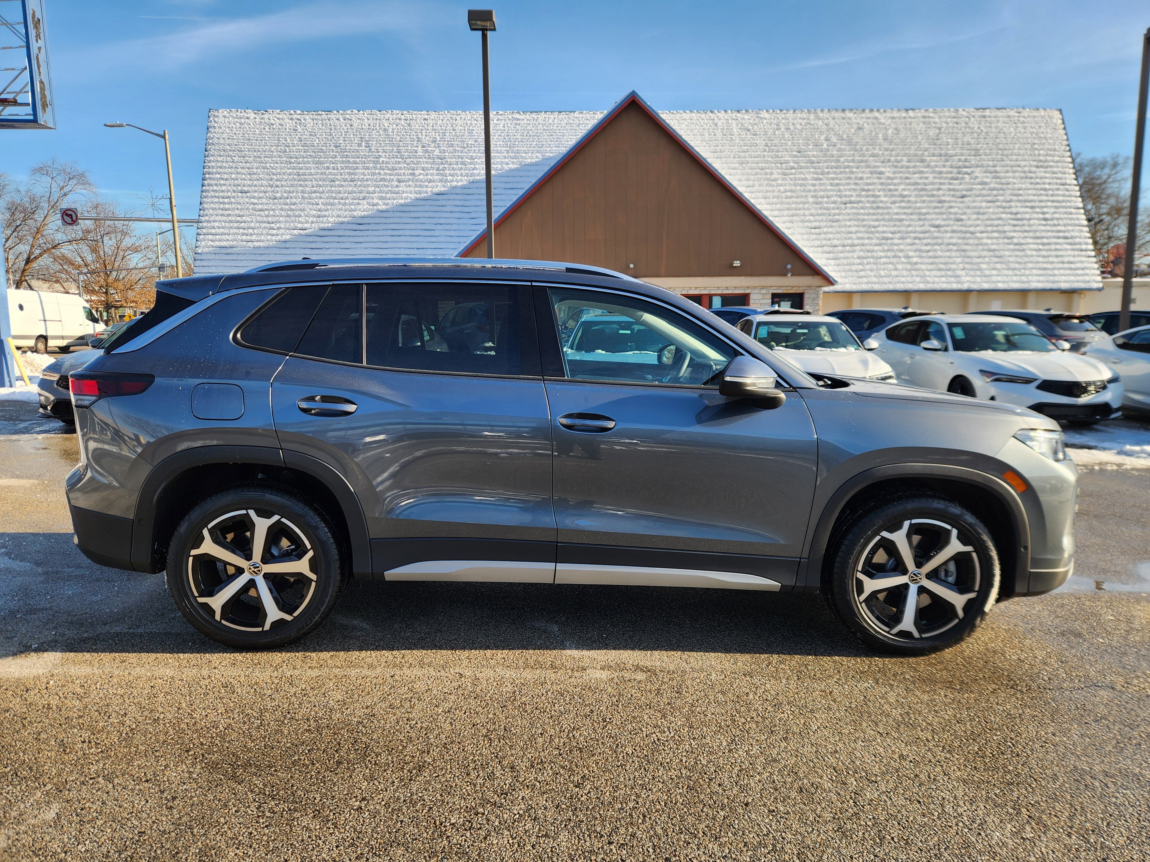 2025 Volkswagen Tiguan SE