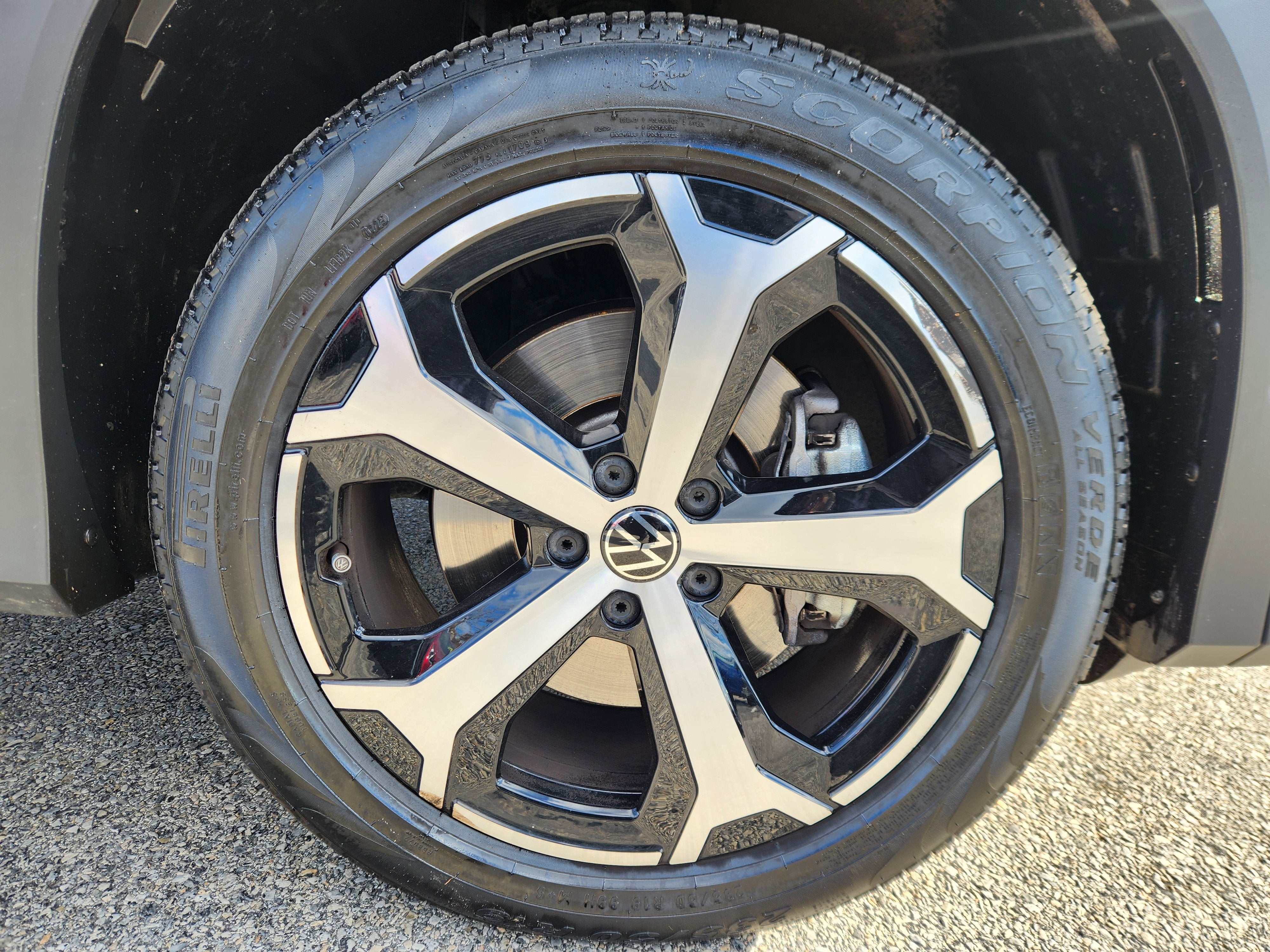 2025 Volkswagen Tiguan SE