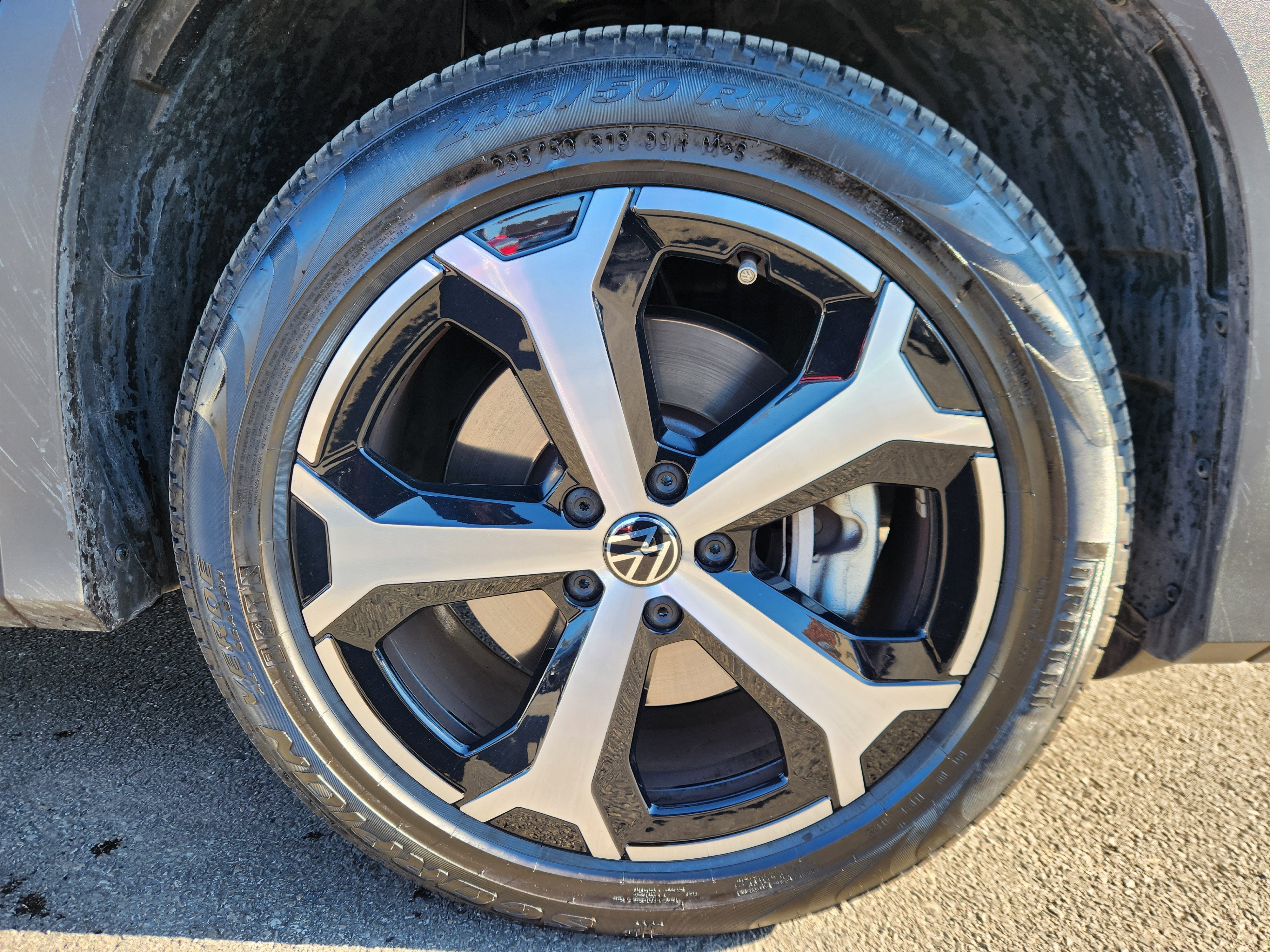 2025 Volkswagen Tiguan SE