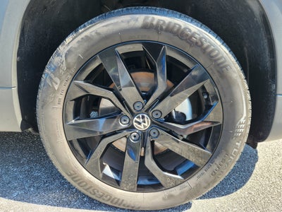 2023 Volkswagen Taos SE