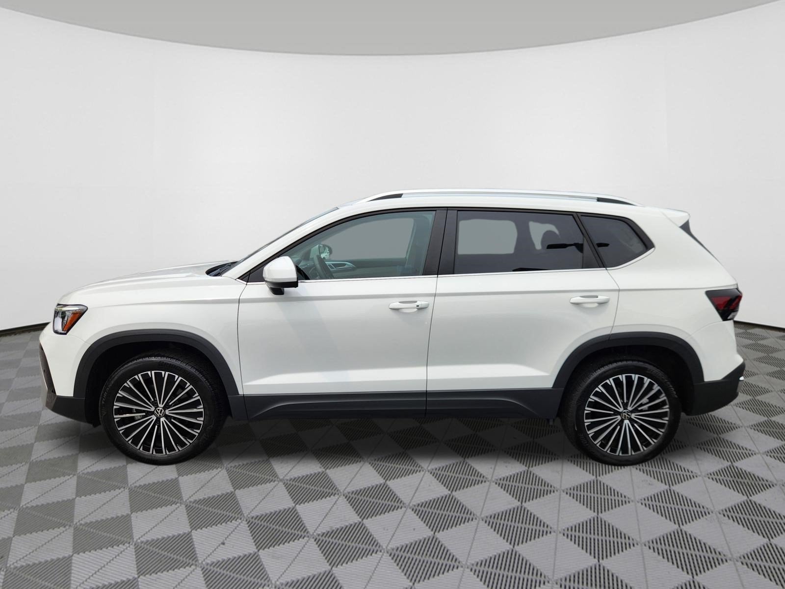 2025 Volkswagen Taos SE