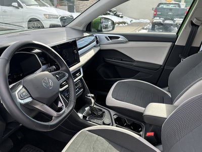 2025 Volkswagen Taos SE