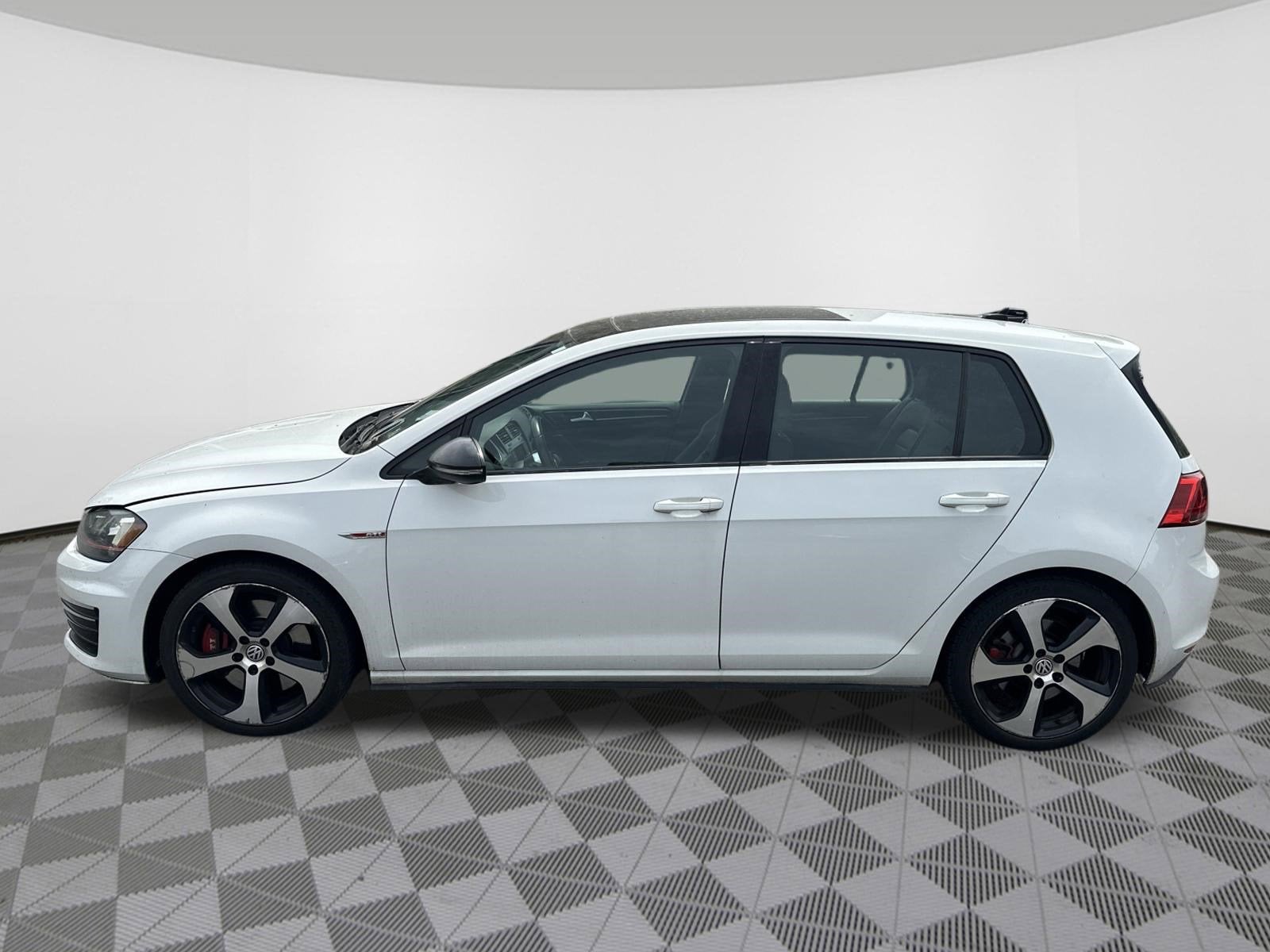 2017 Volkswagen Golf GTI Base