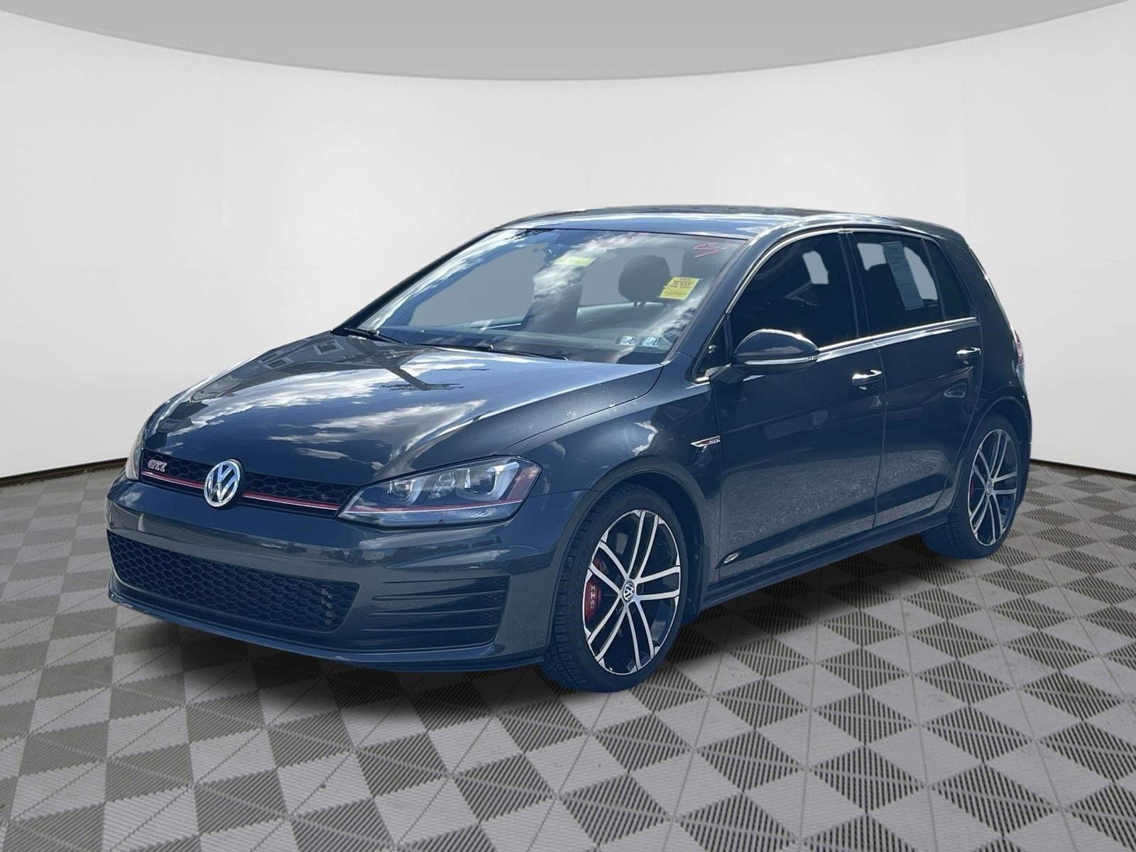 2017 Volkswagen Golf GTI Sport
