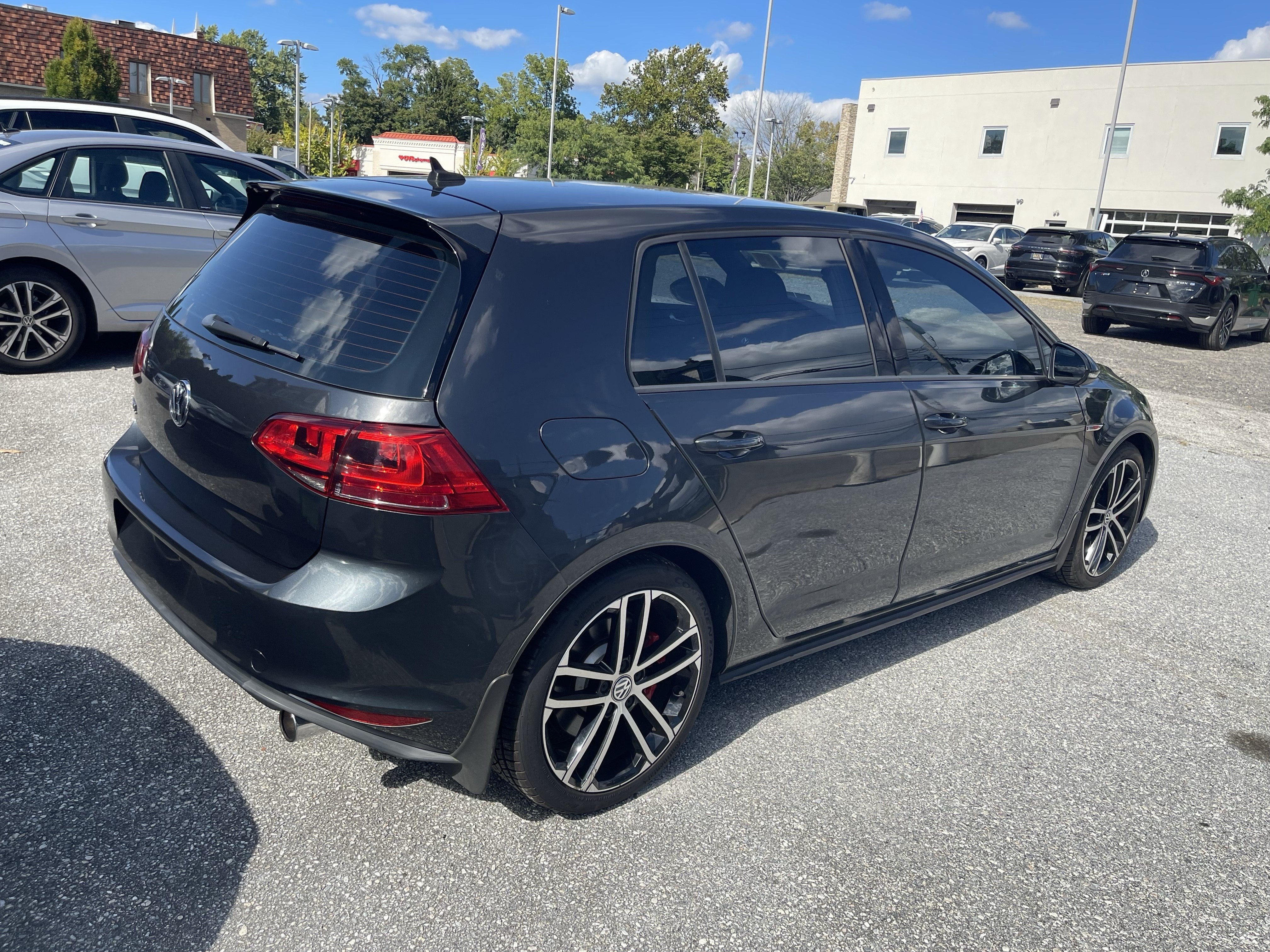 2017 Volkswagen Golf GTI Sport