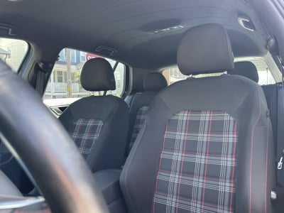 2017 Volkswagen Golf GTI Sport