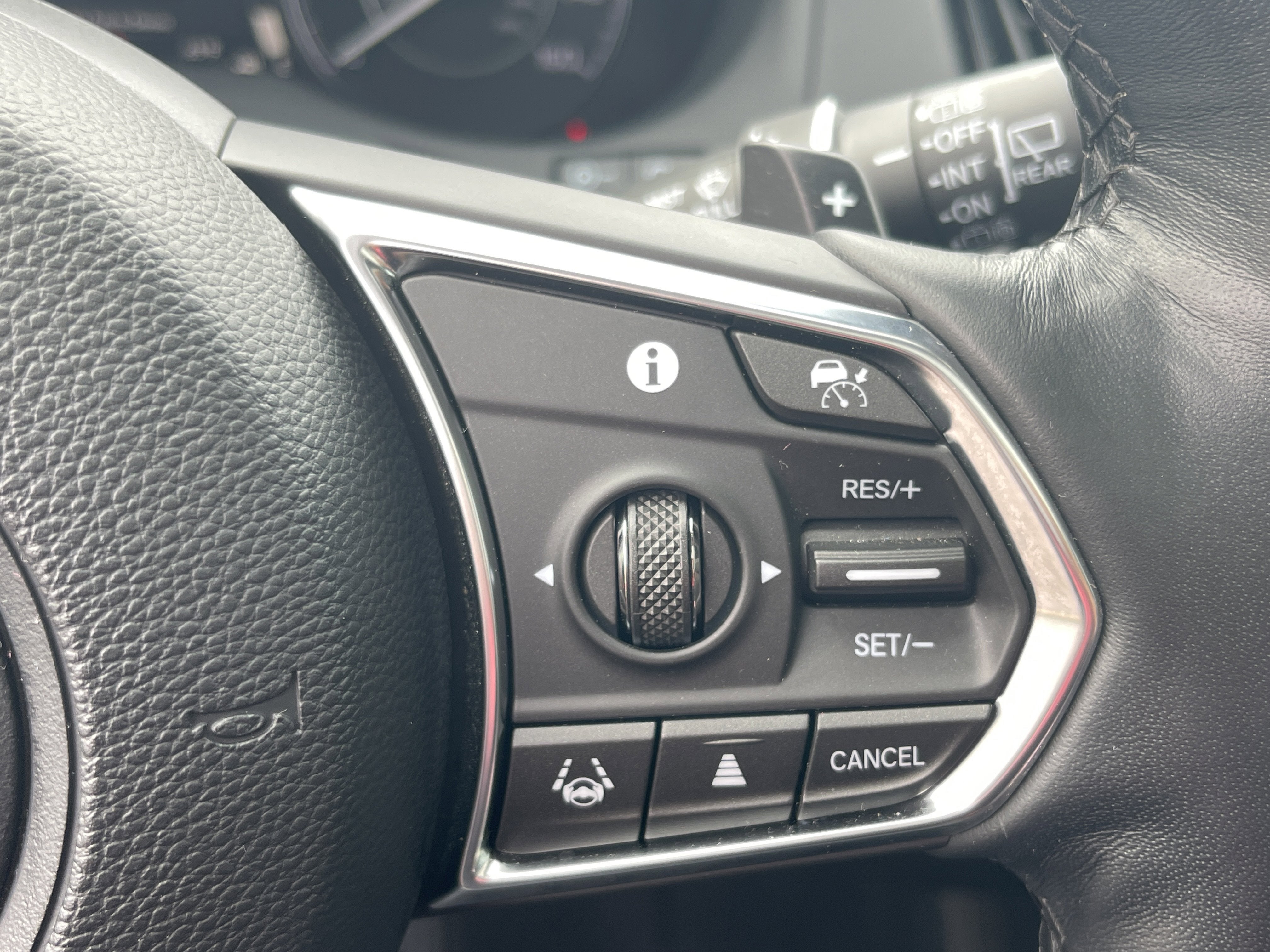 2024 Acura RDX w/Advance Package