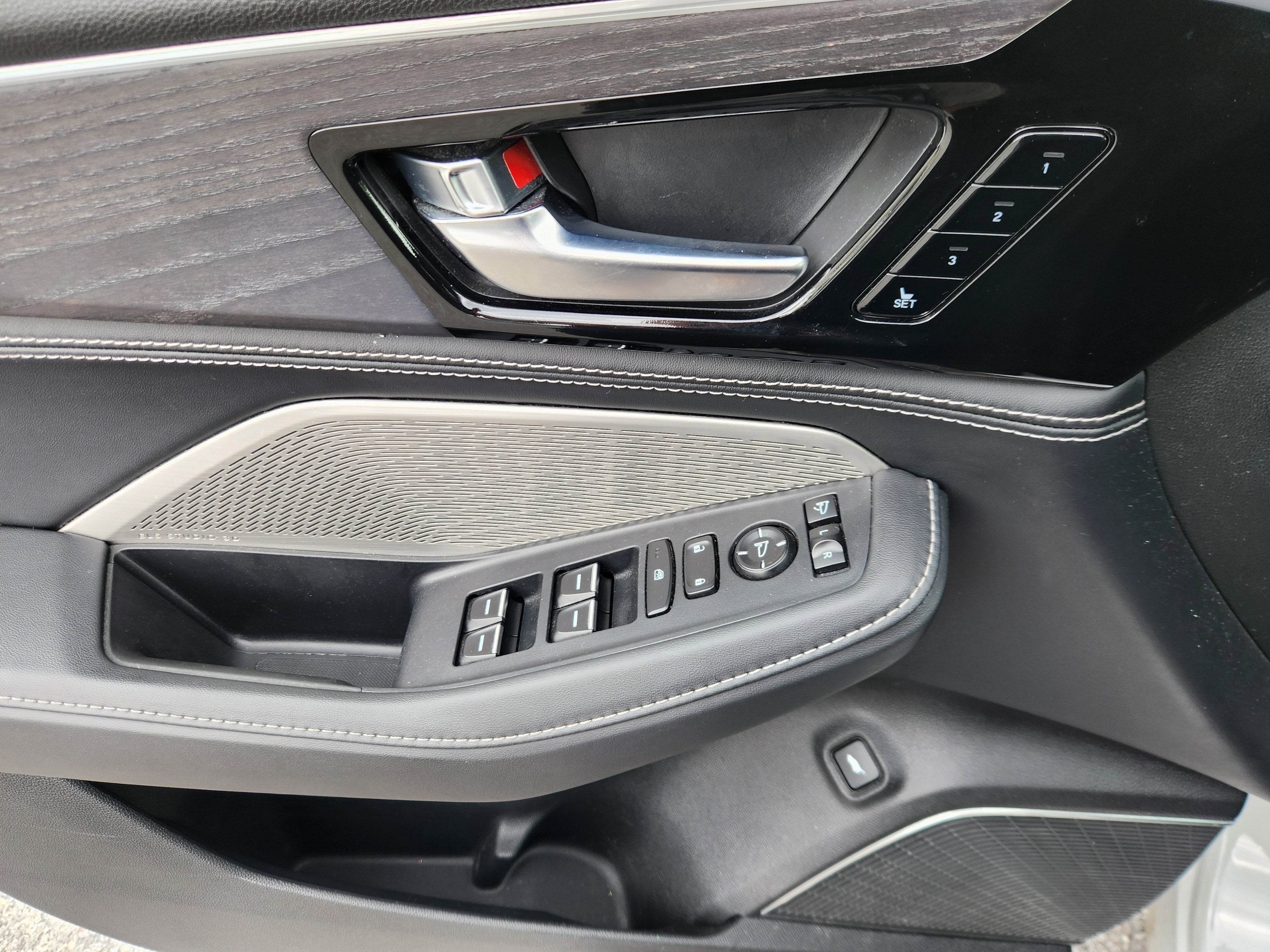 2023 Acura MDX w/Advance Package