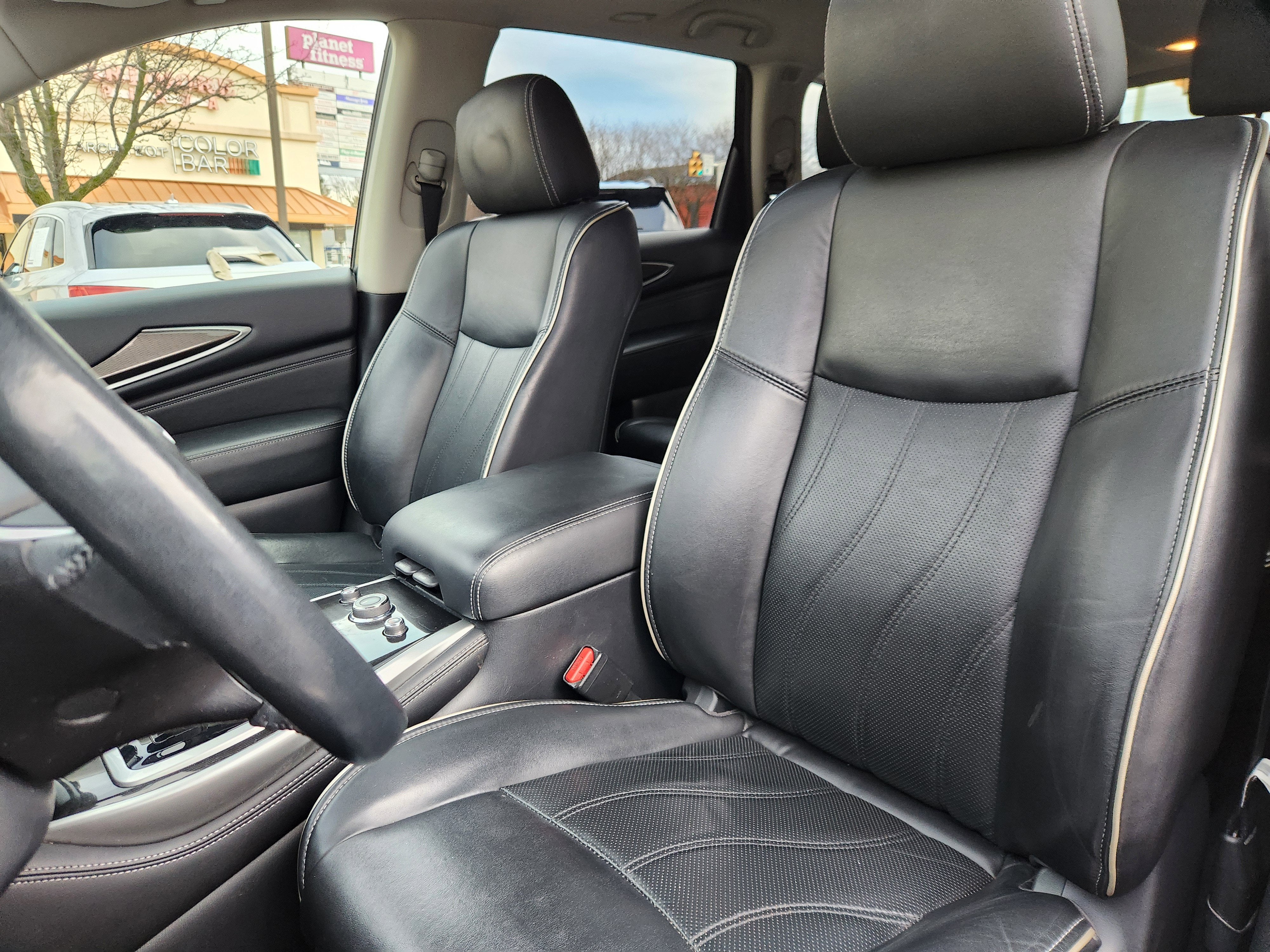 2017 INFINITI QX60 Base