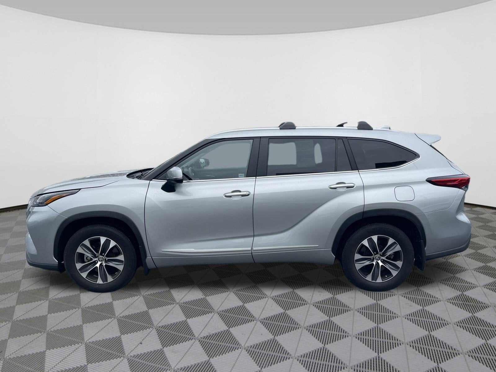 2023 Toyota Highlander Base