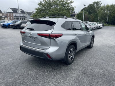 2023 Toyota Highlander Base