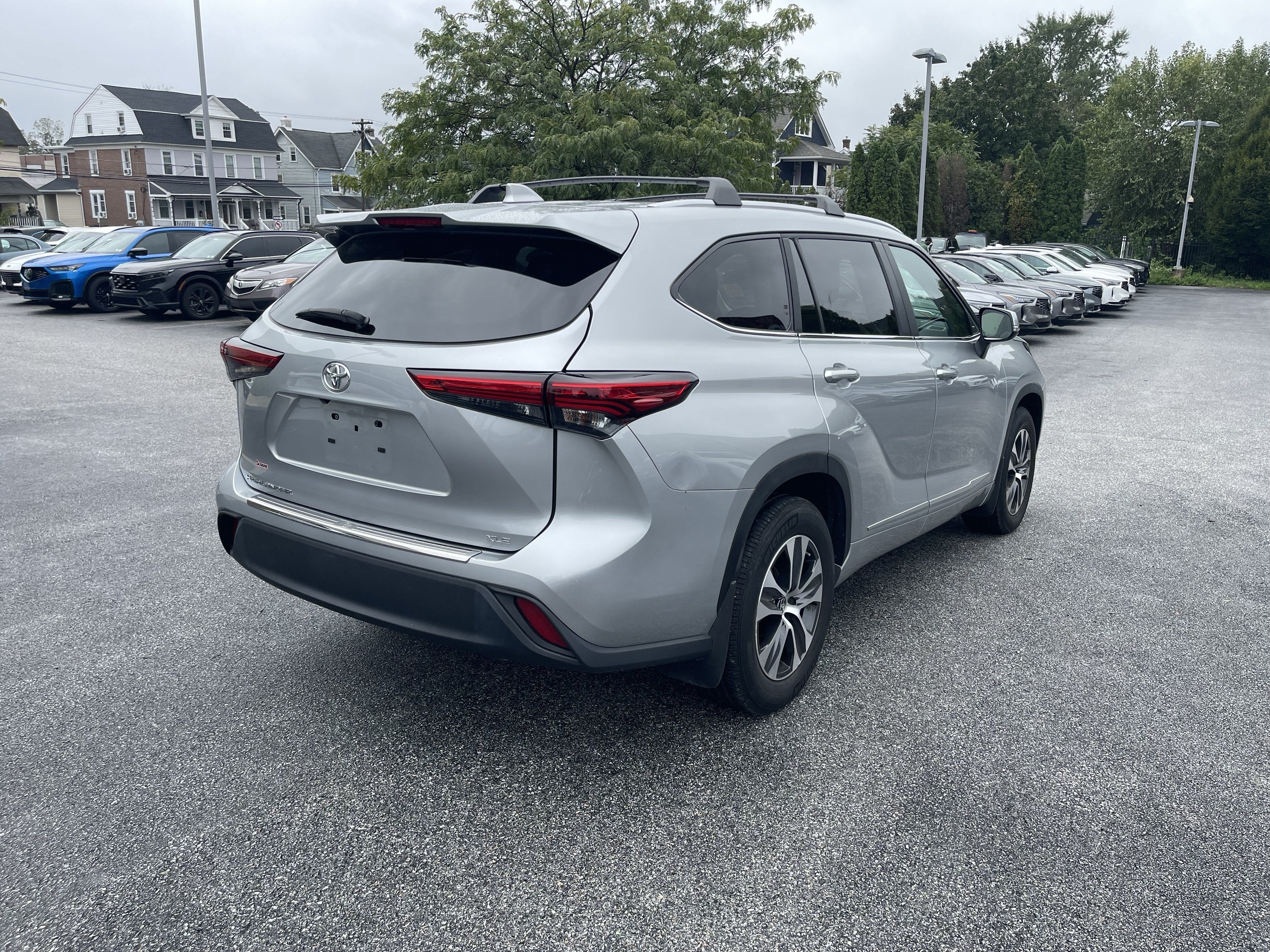 2023 Toyota Highlander Base