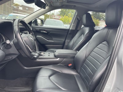 2023 Toyota Highlander Base