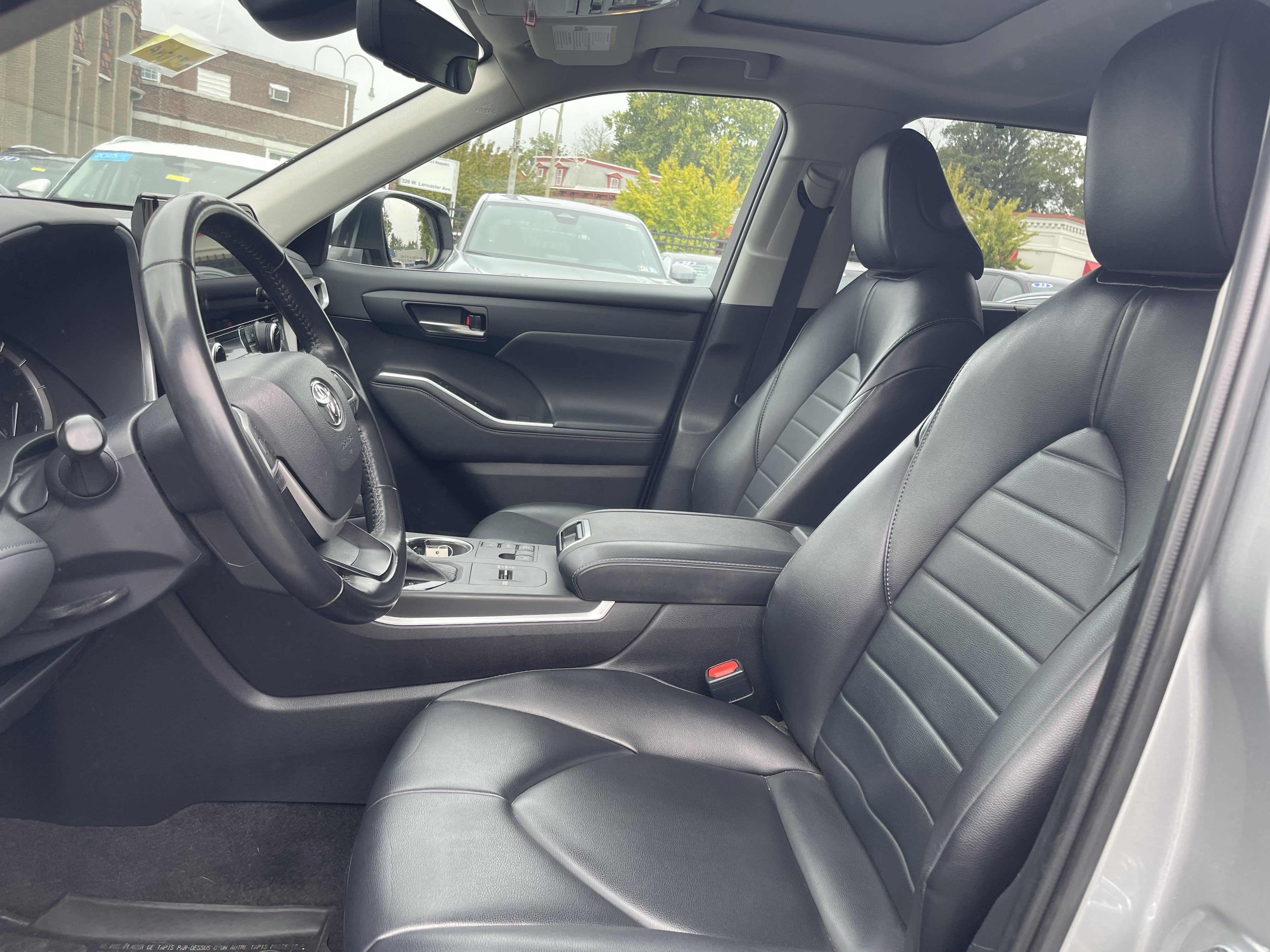 2023 Toyota Highlander Base