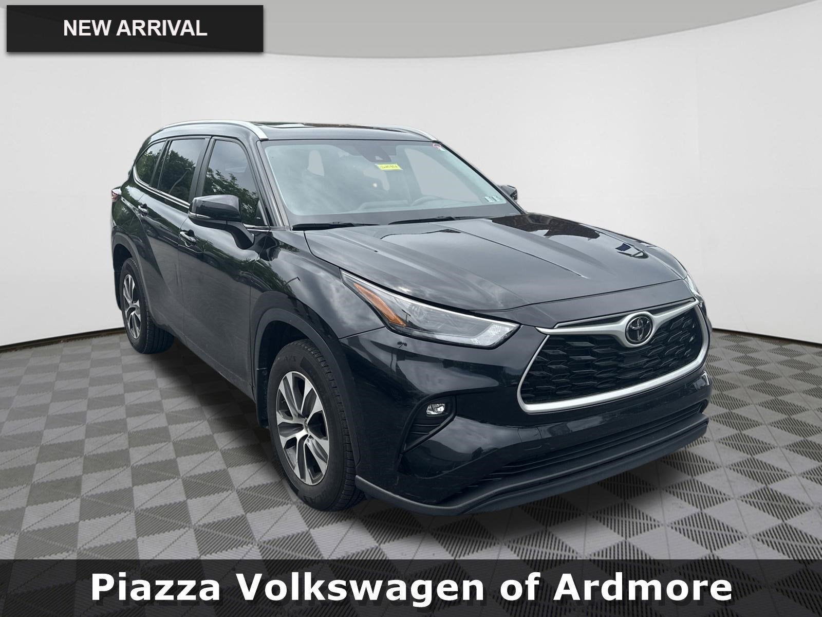 2023 Toyota Highlander Base
