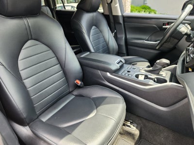 2023 Toyota Highlander Base