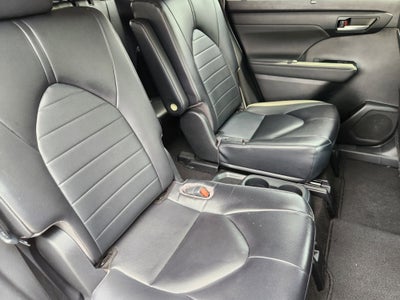 2023 Toyota Highlander Base