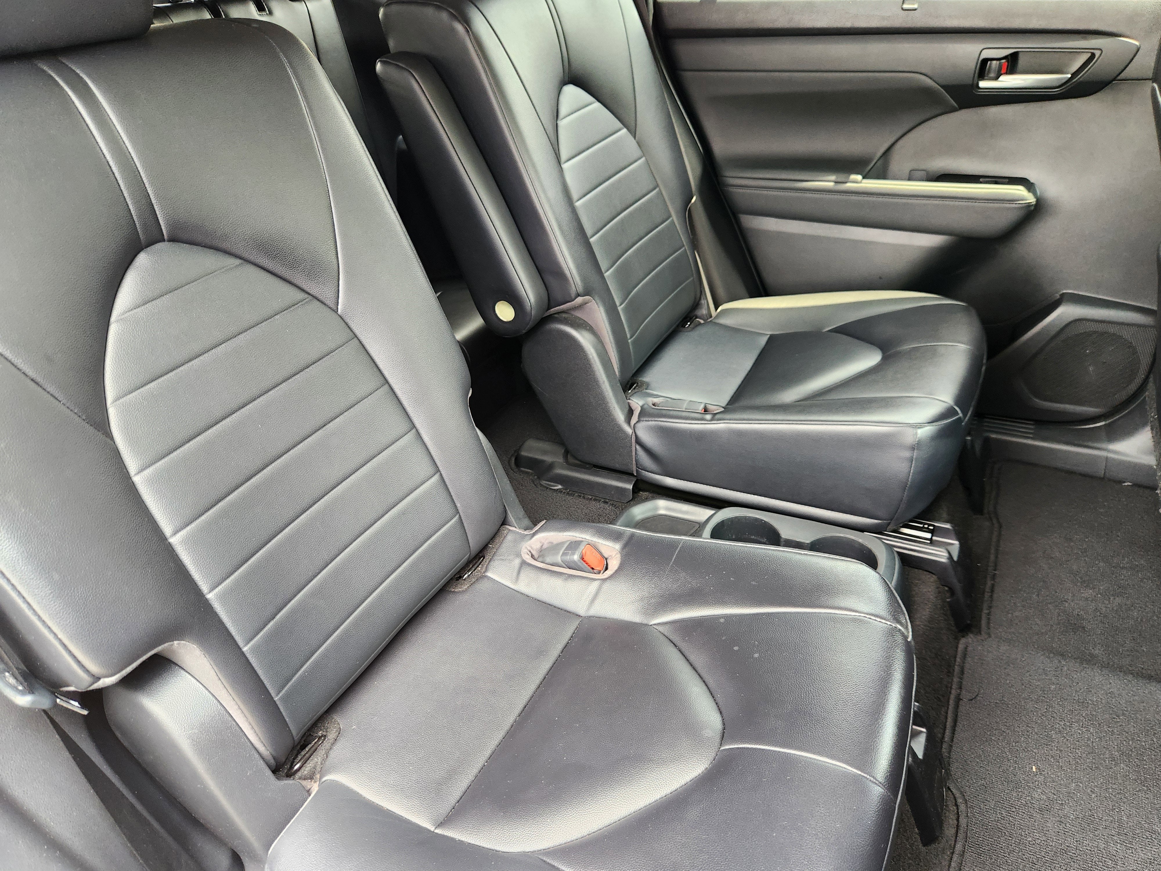 2023 Toyota Highlander Base