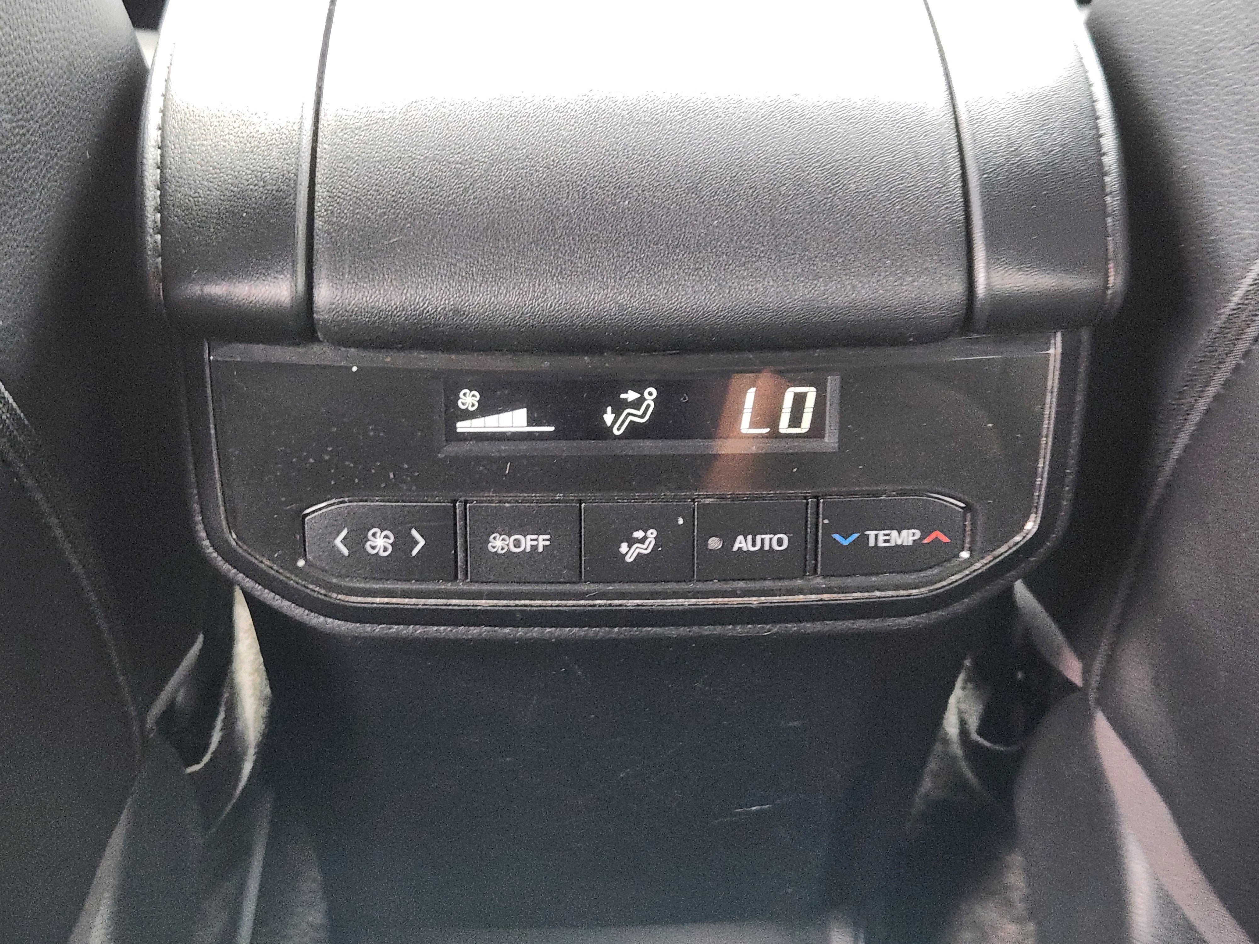 2023 Toyota Highlander Base