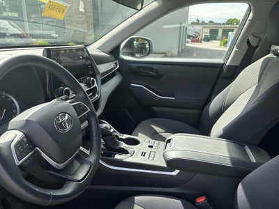 2024 Toyota Highlander Base