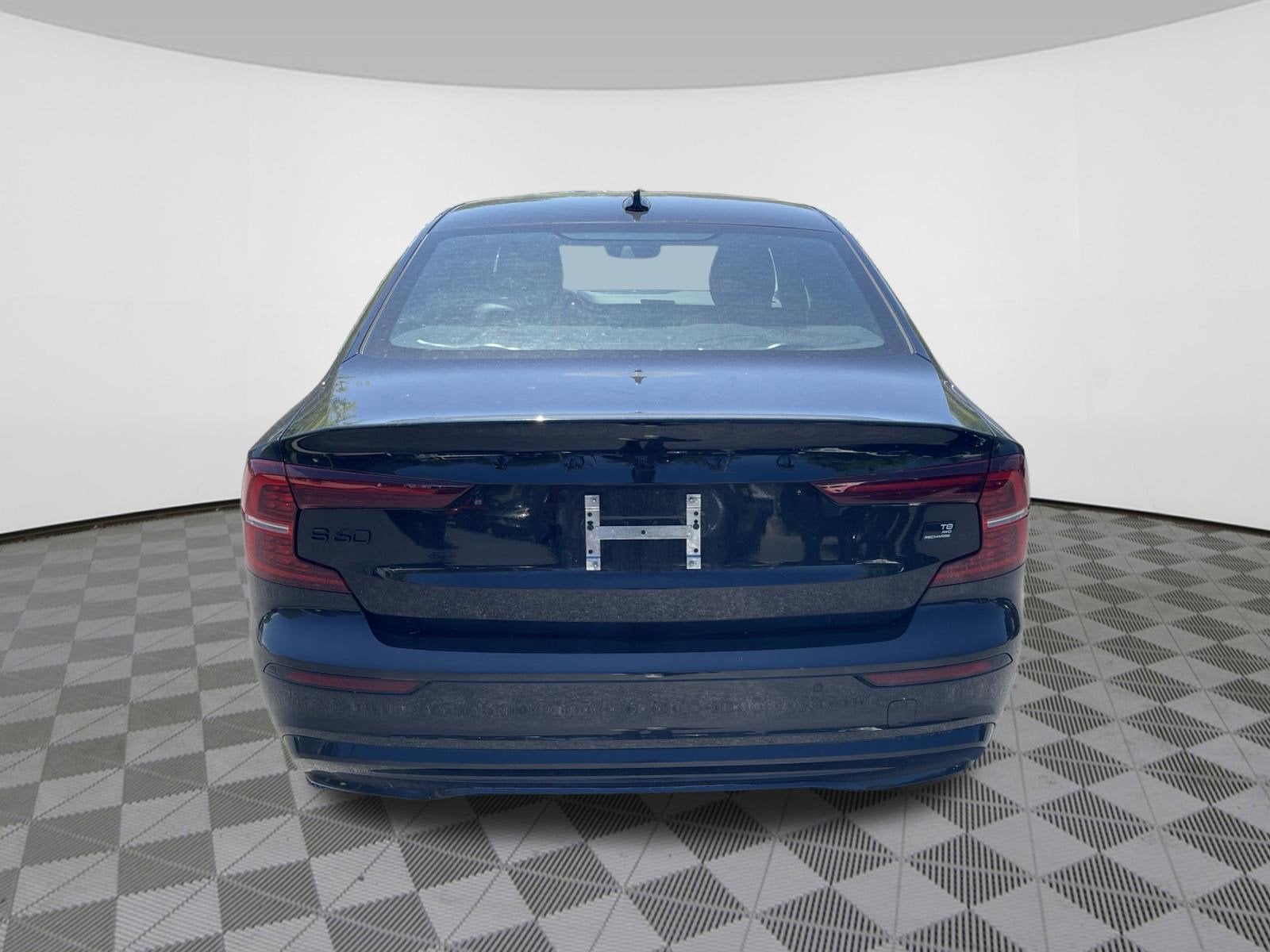 2023 Volvo S60 Recharge Plug-In Hybrid Plus Black Edition