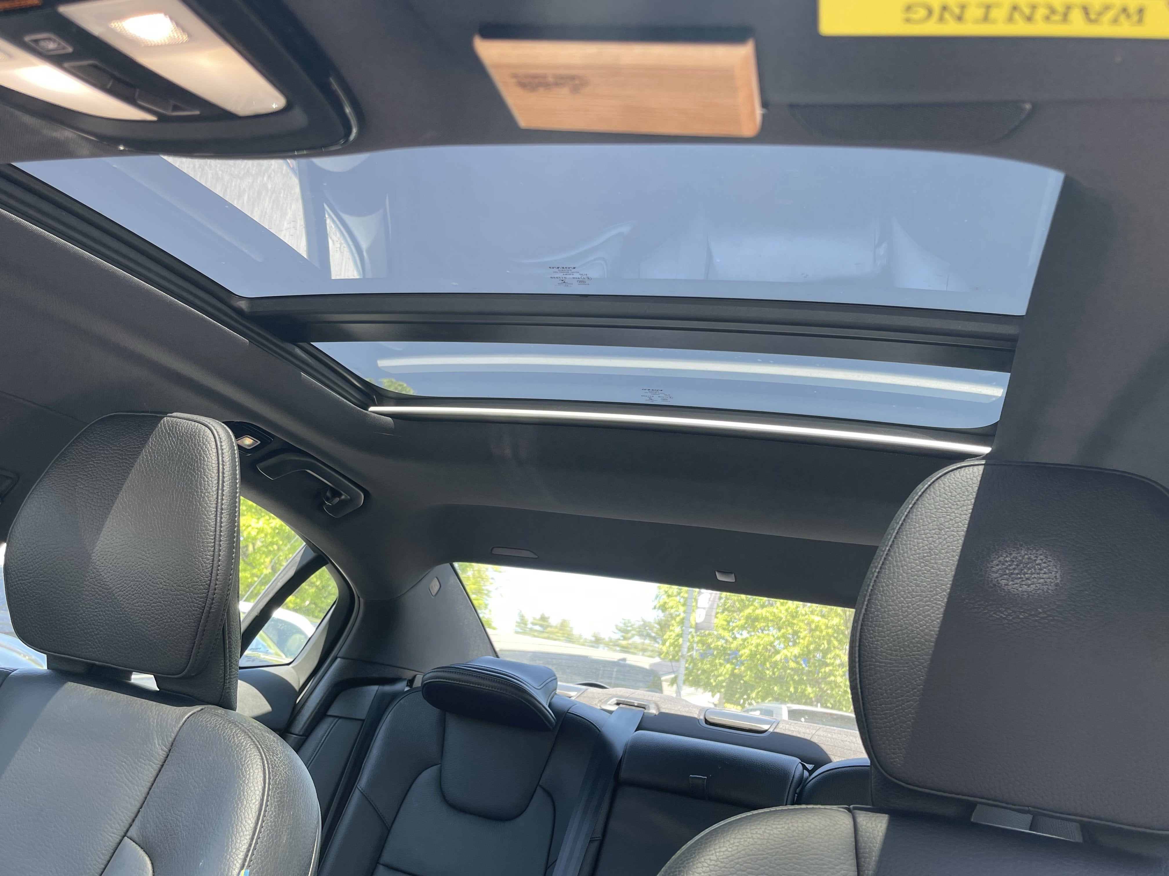 2023 Volvo S60 Recharge Plug-In Hybrid Plus Black Edition