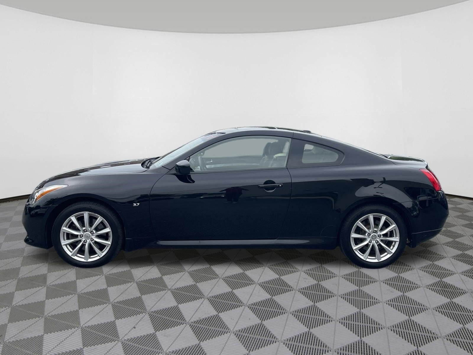 2014 INFINITI Q60 Coupe Base