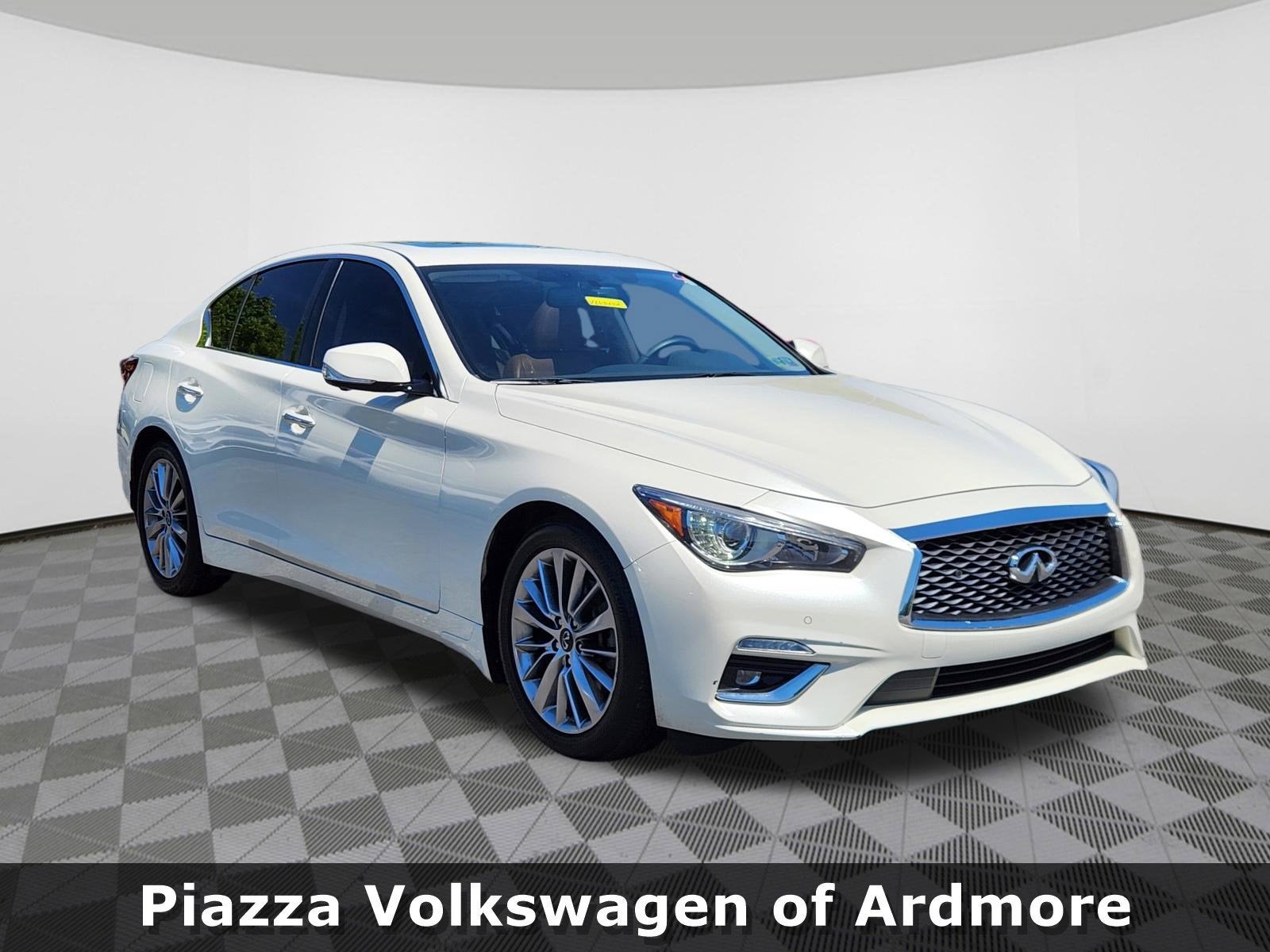 2023 INFINITI Q50 LUXE