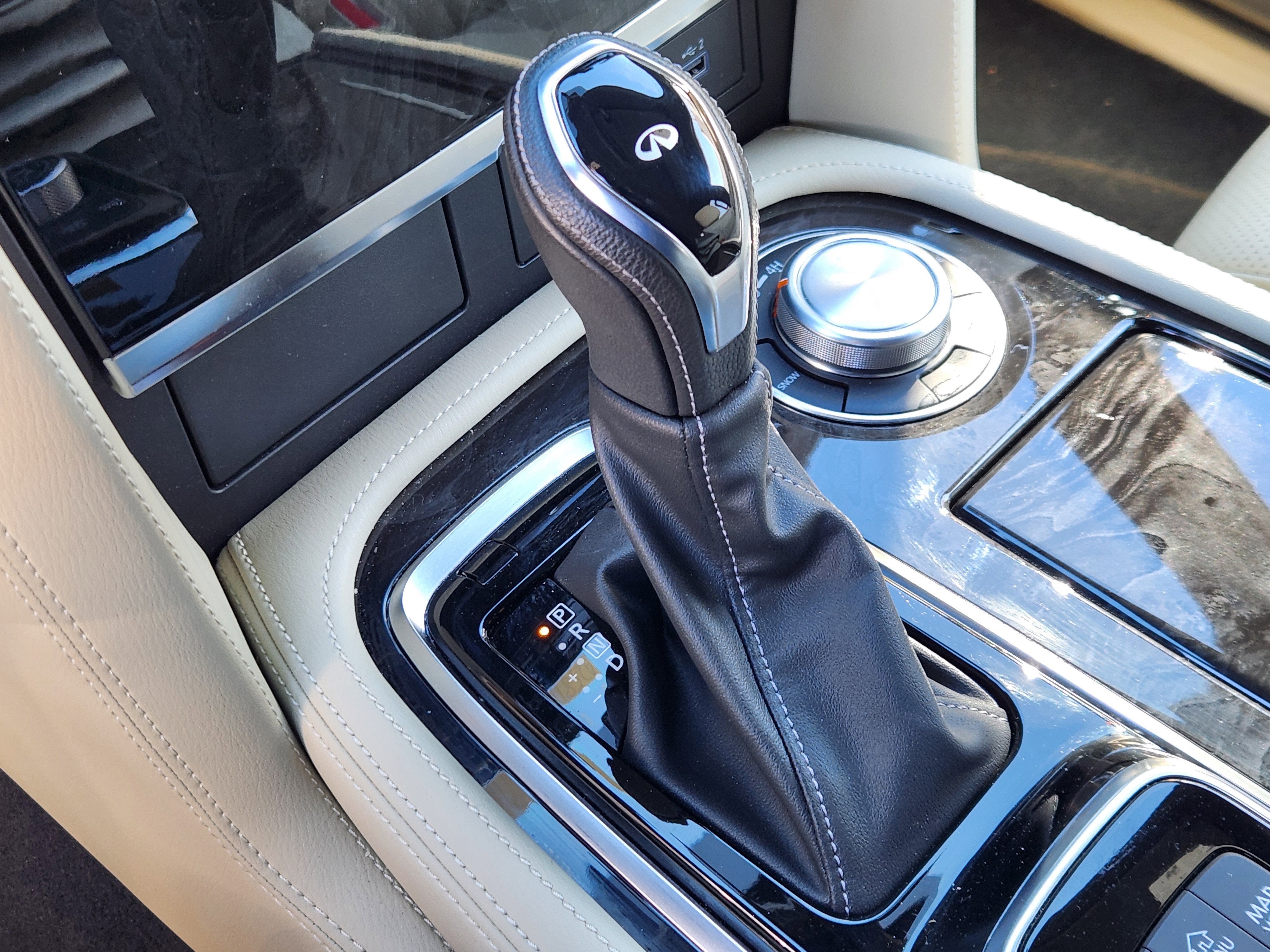 2024 INFINITI QX80 SENSORY