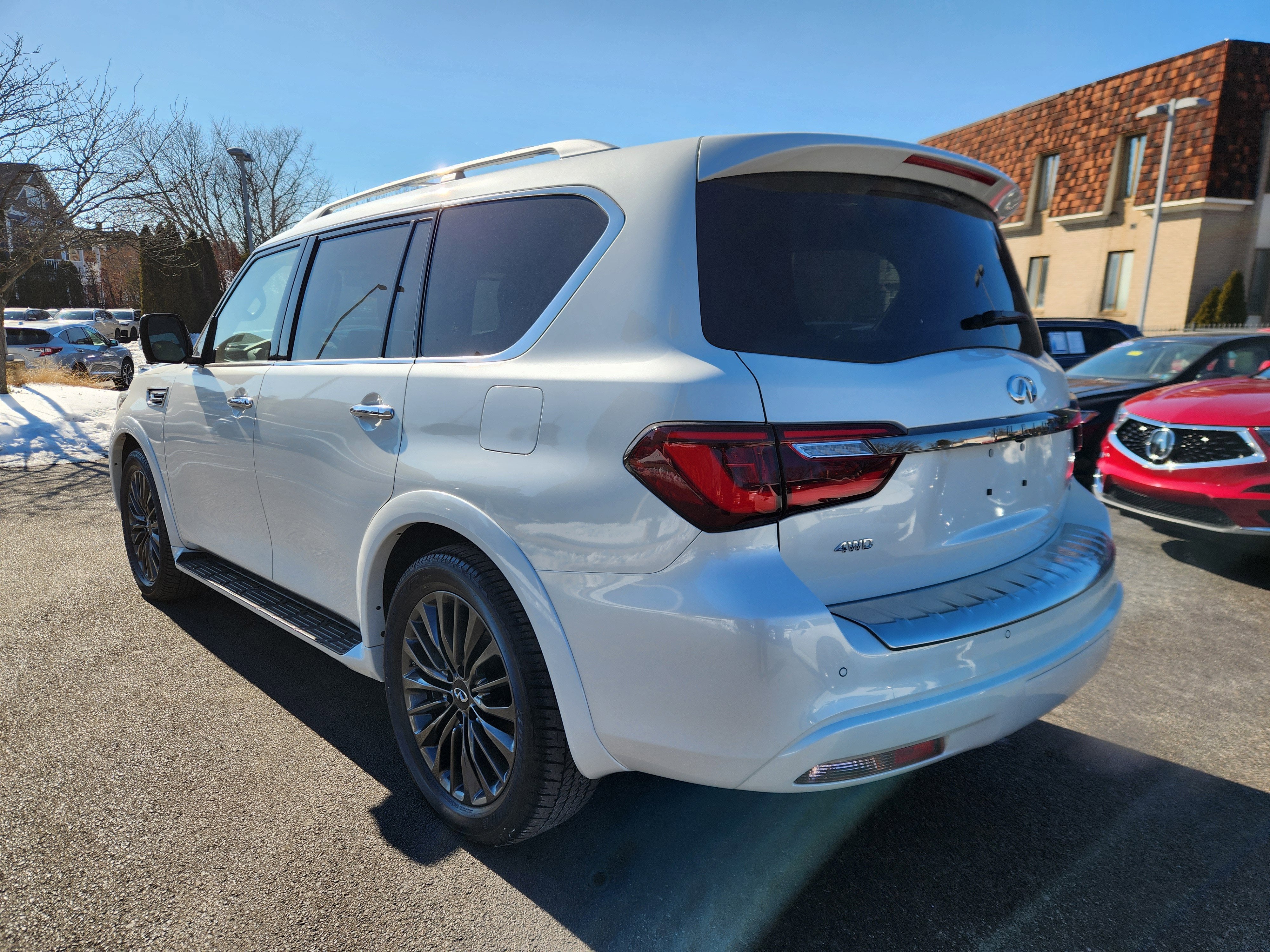 2024 INFINITI QX80 SENSORY