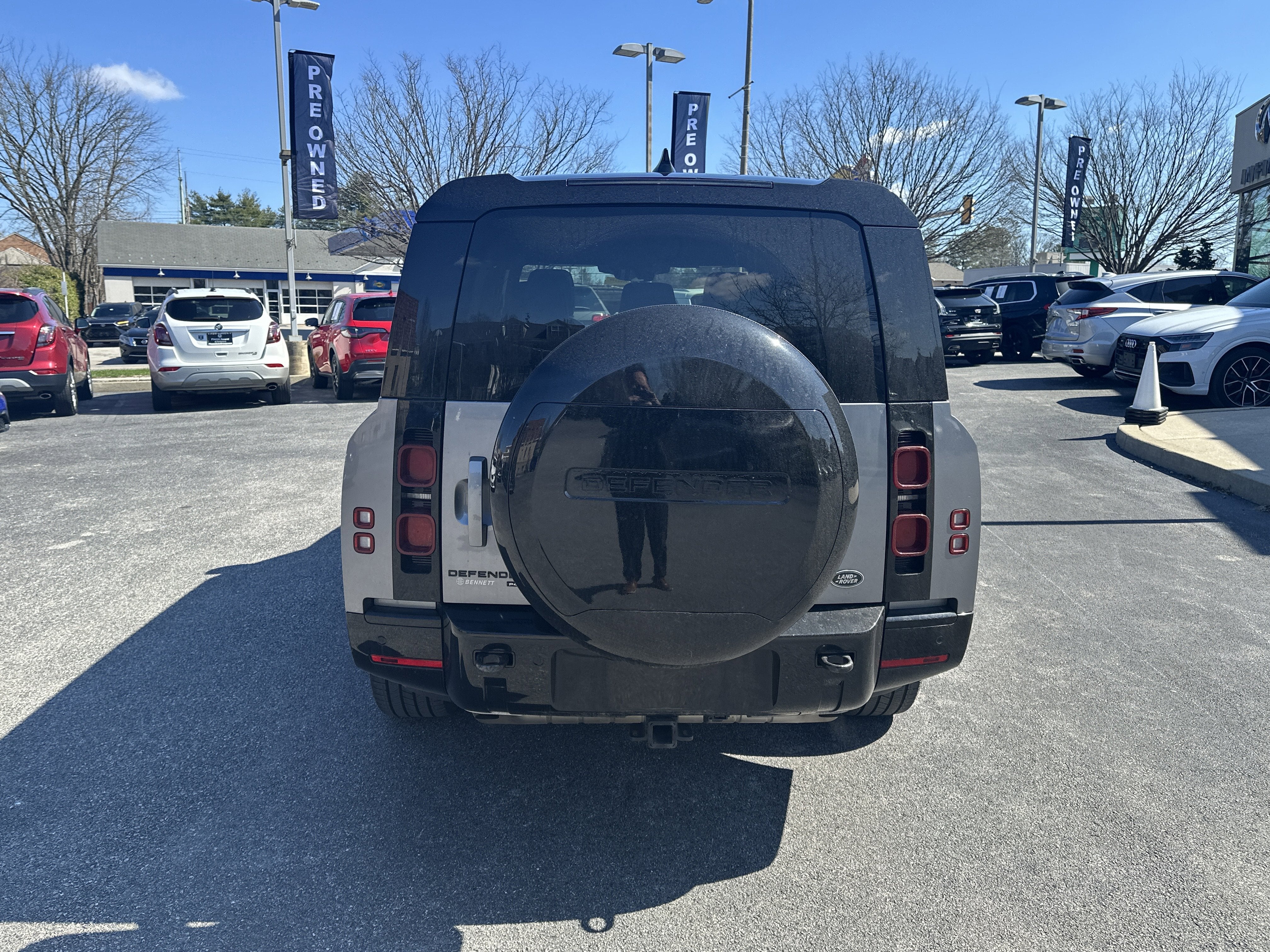 2023 Land Rover Defender X-Dynamic SE