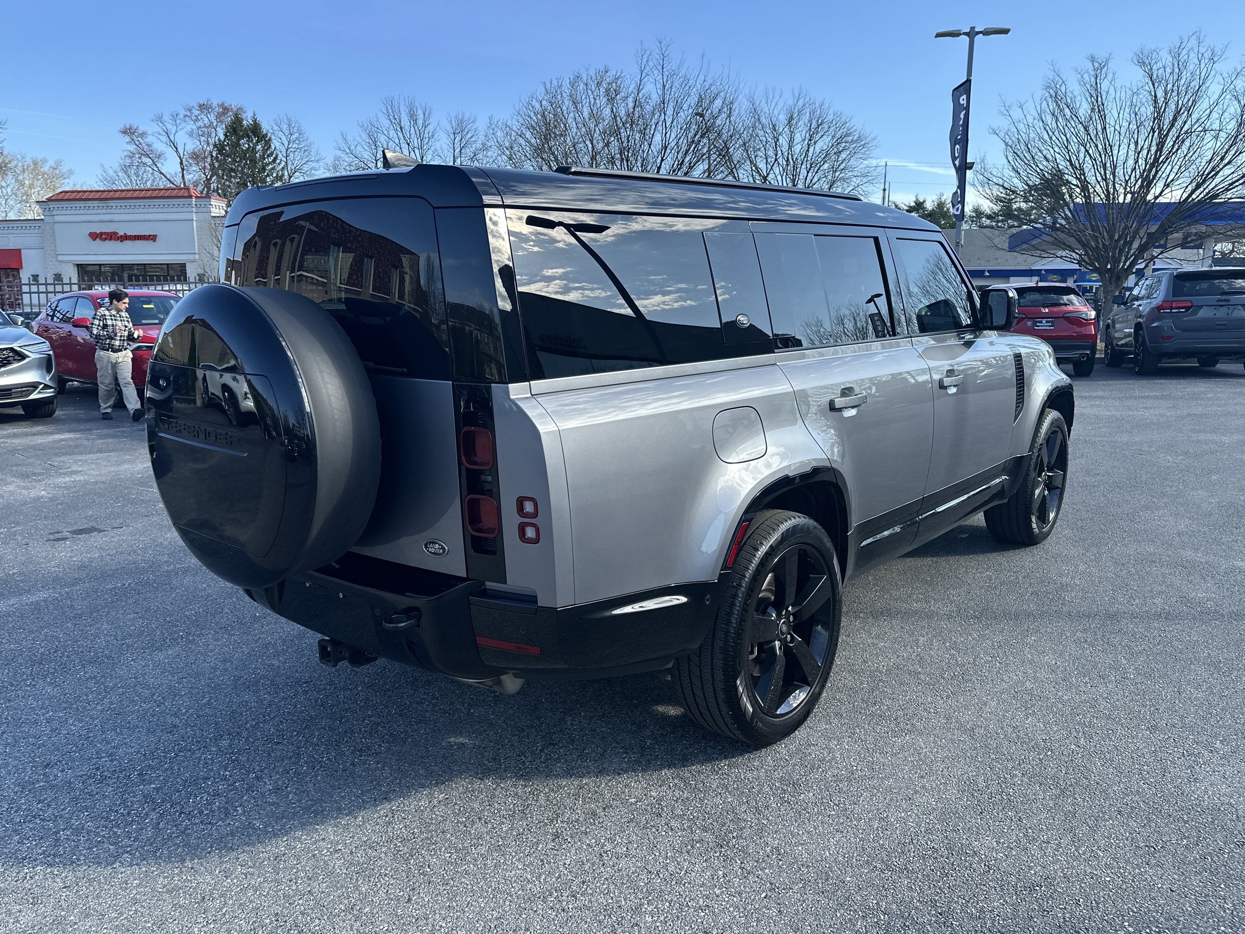 2023 Land Rover Defender X-Dynamic SE